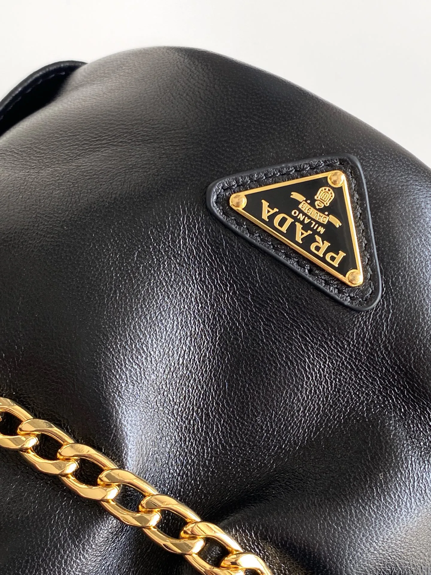 Классические Сумки Женские Prada 13368498