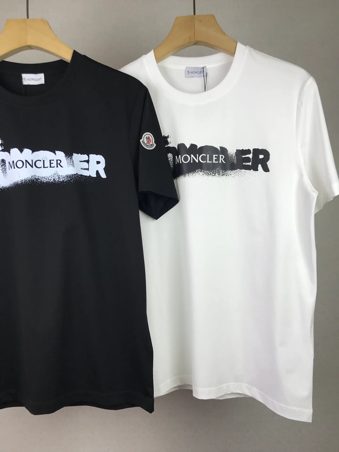 Футболки Мужские Moncler 11437001