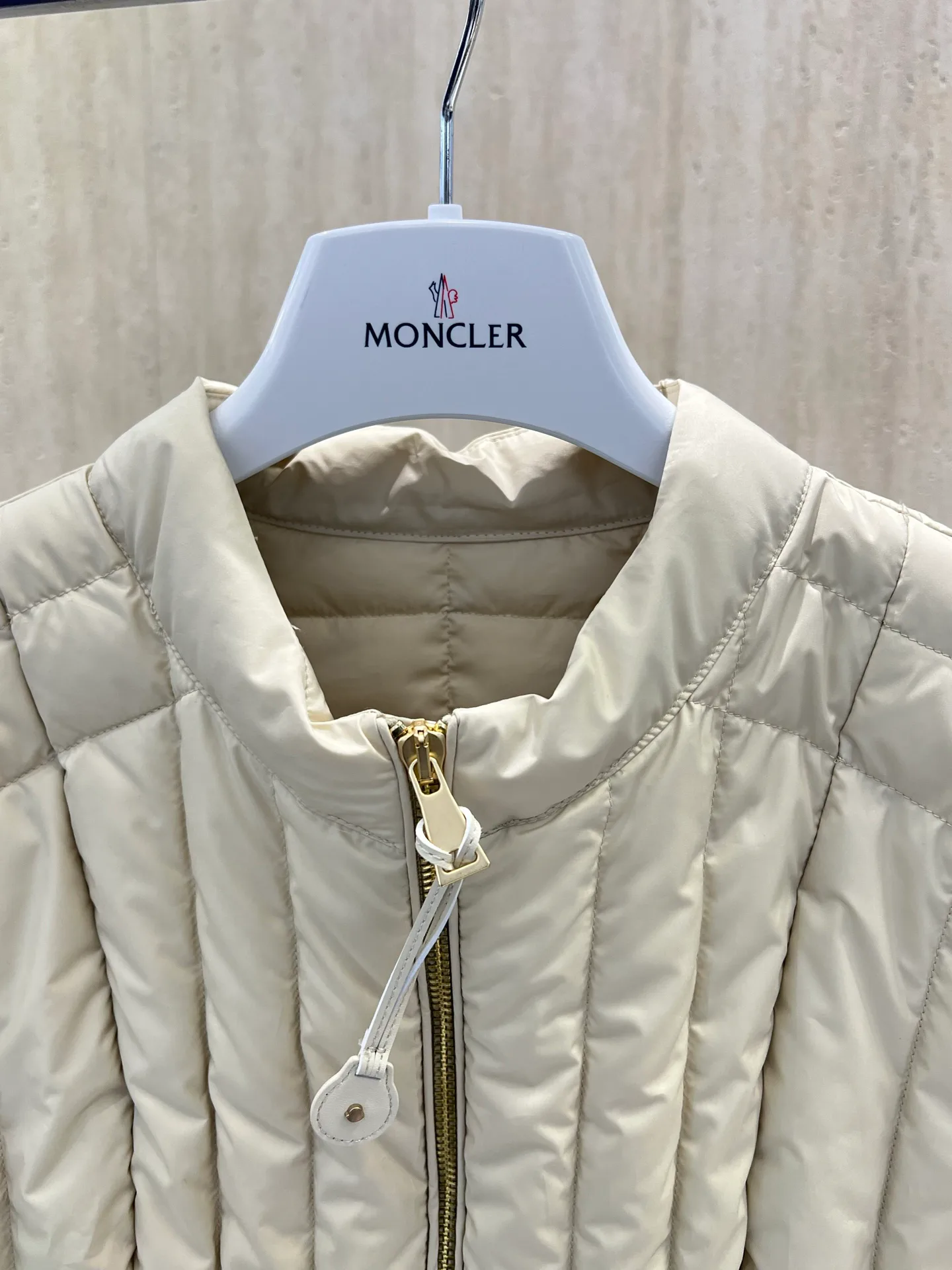Куртки И Пуховики Женские Moncler 18723384