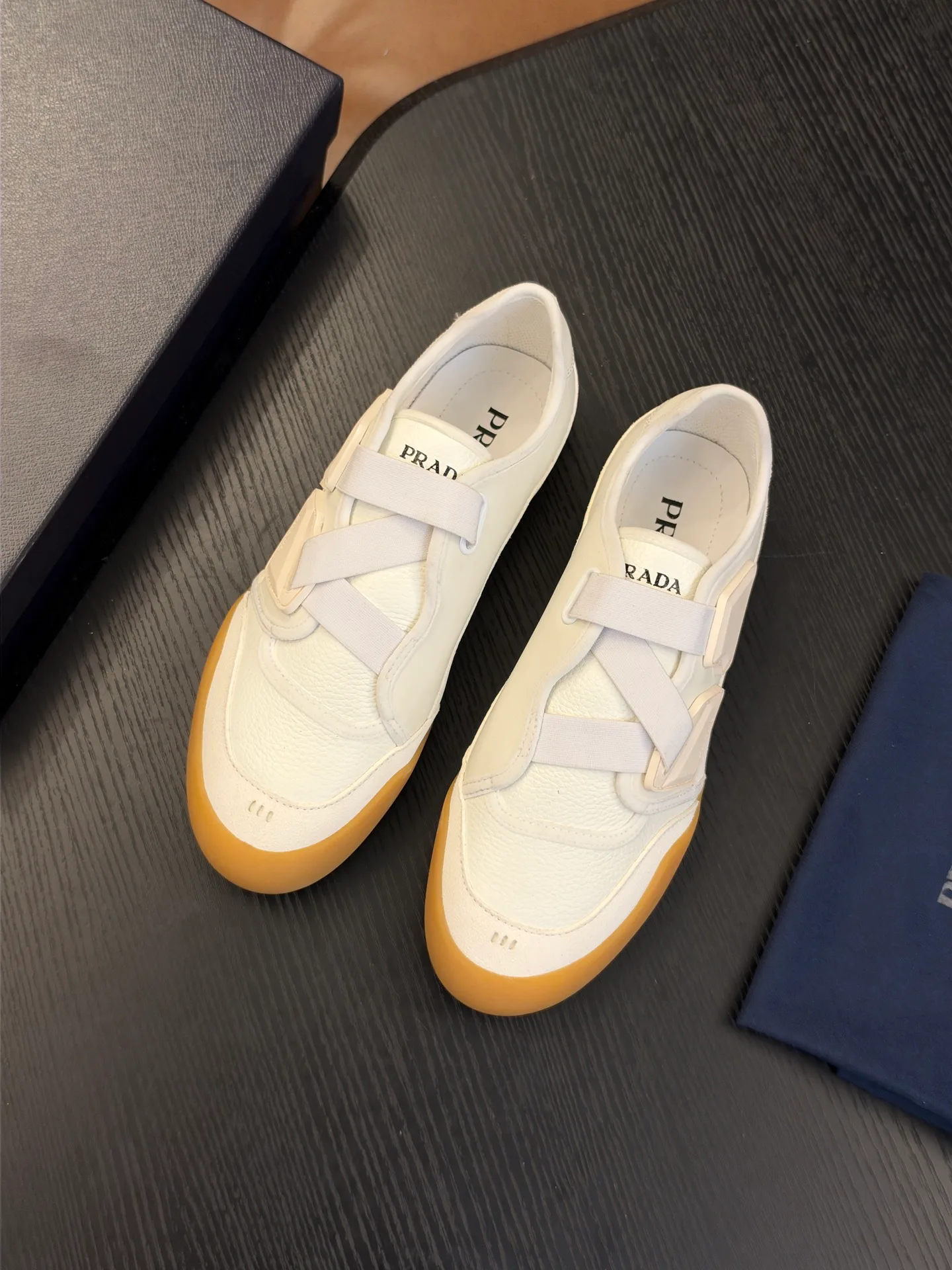 Кроссовки Мужские Prada 19700017
