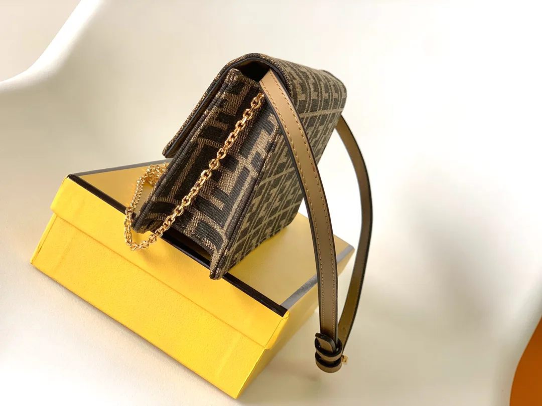 Классические Сумки Женские Fendi 13234538