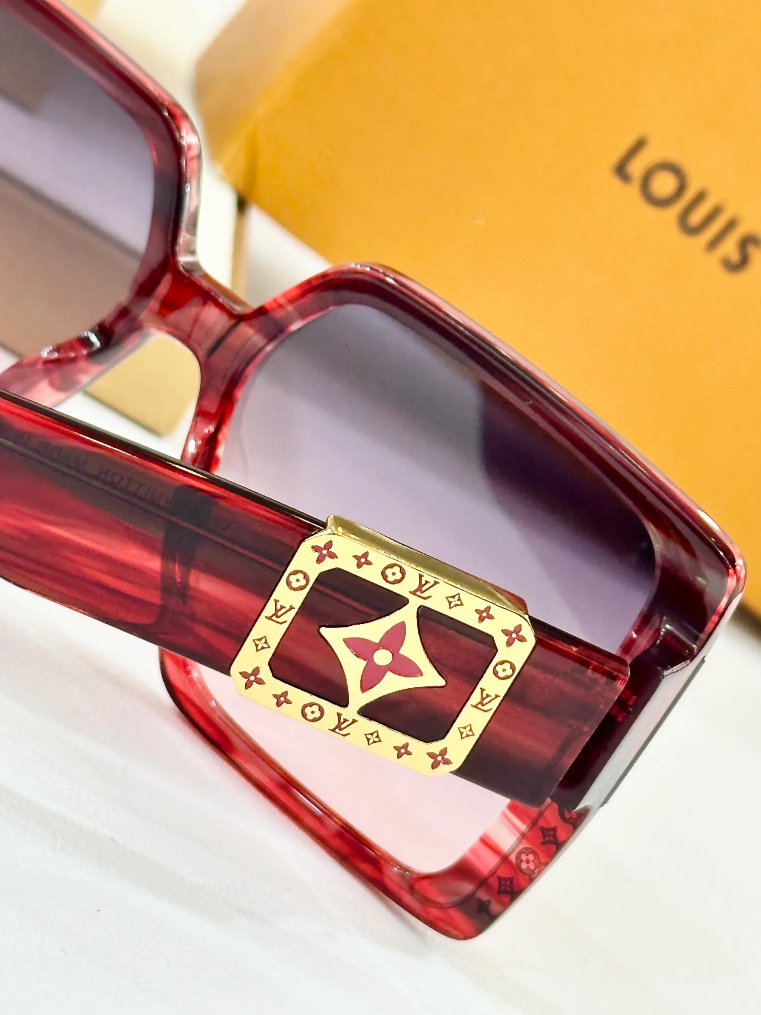 Очки Louis Vuitton 13389330