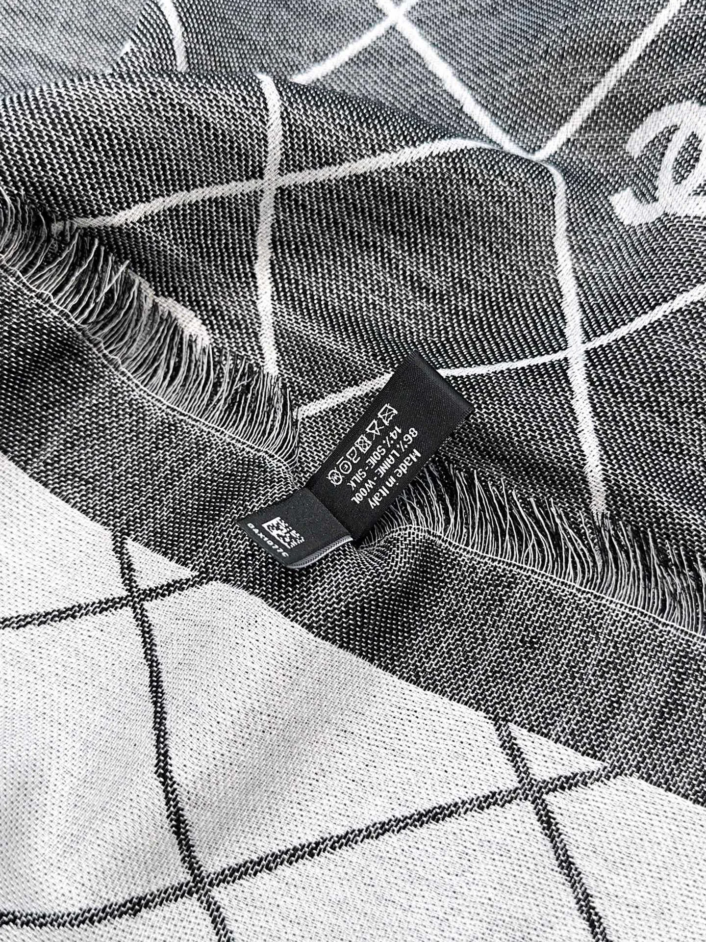 Шарфы Chanel 18401201