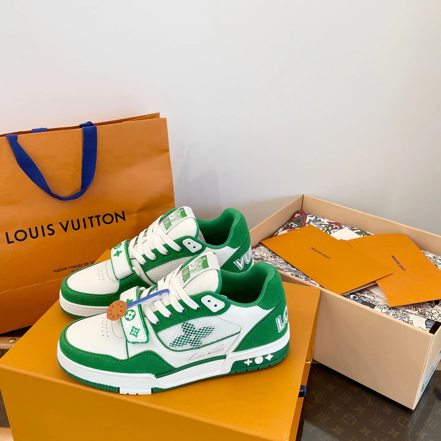Кроссовки Женские Louis Vuitton 2296949