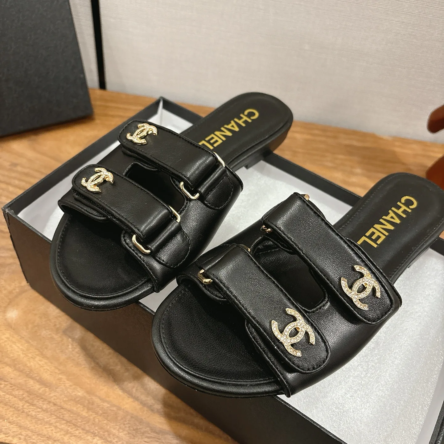 Сандалии Женские Chanel 10644589