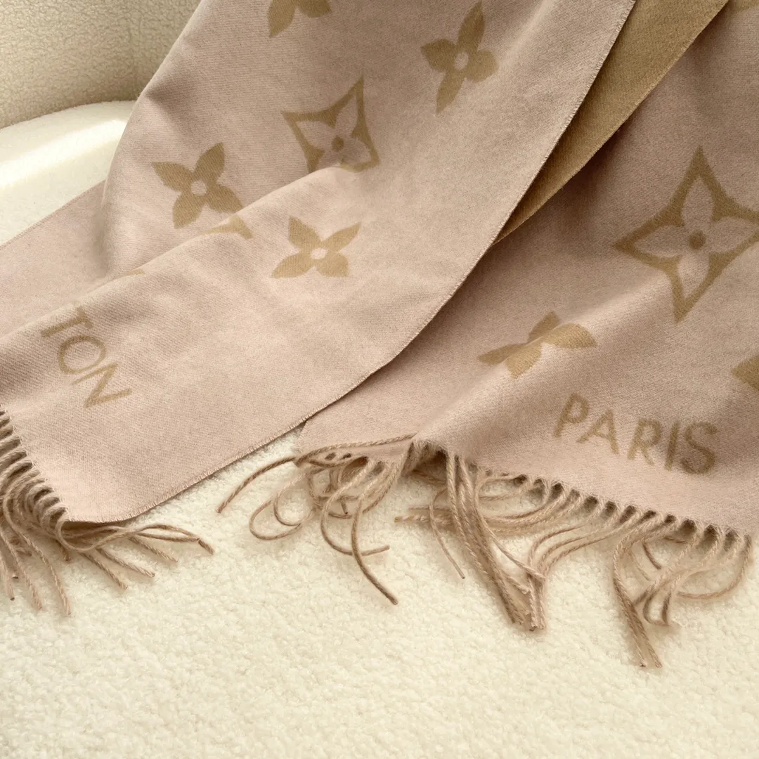 Шарфы Louis Vuitton 1852