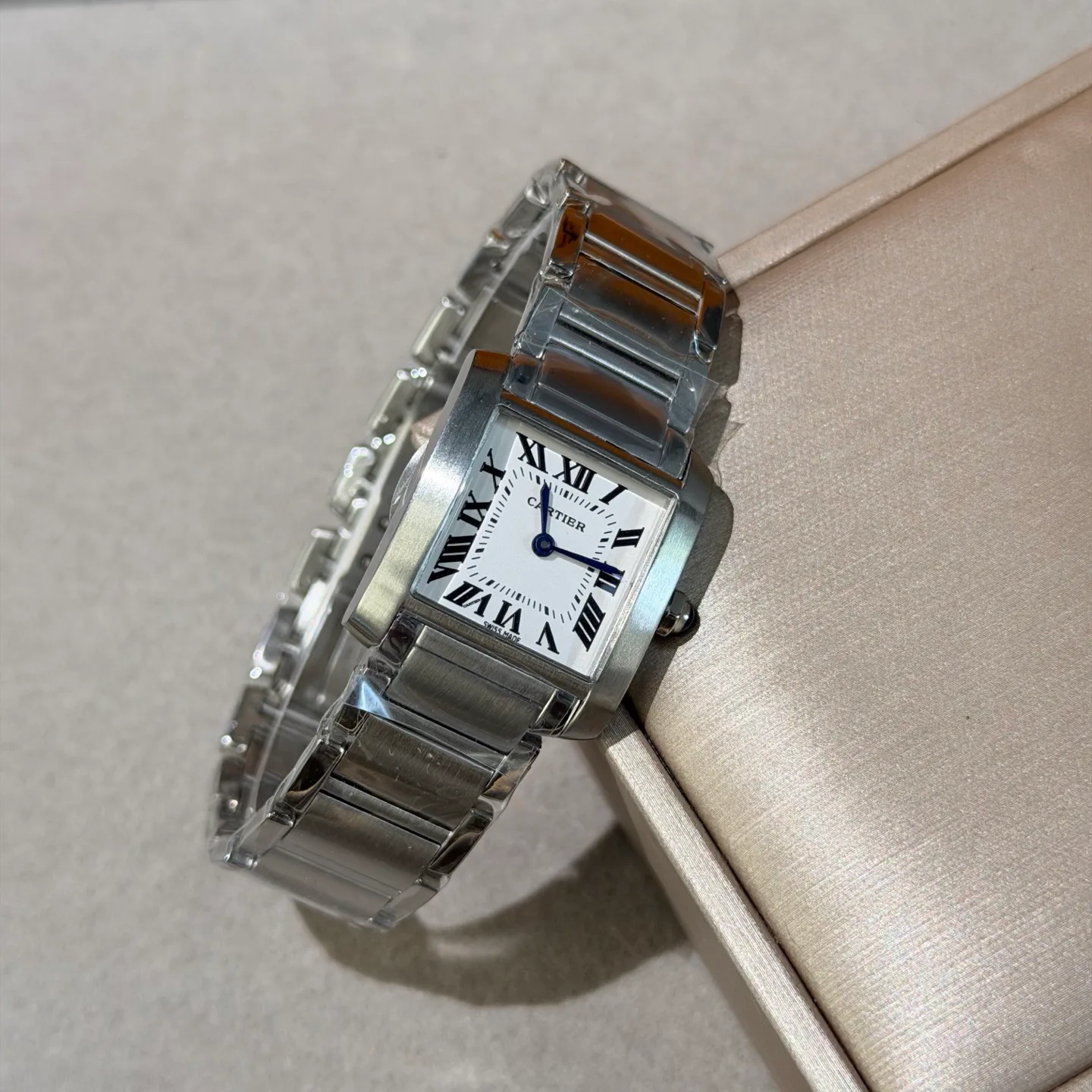 Часы Женские Cartier 17565757