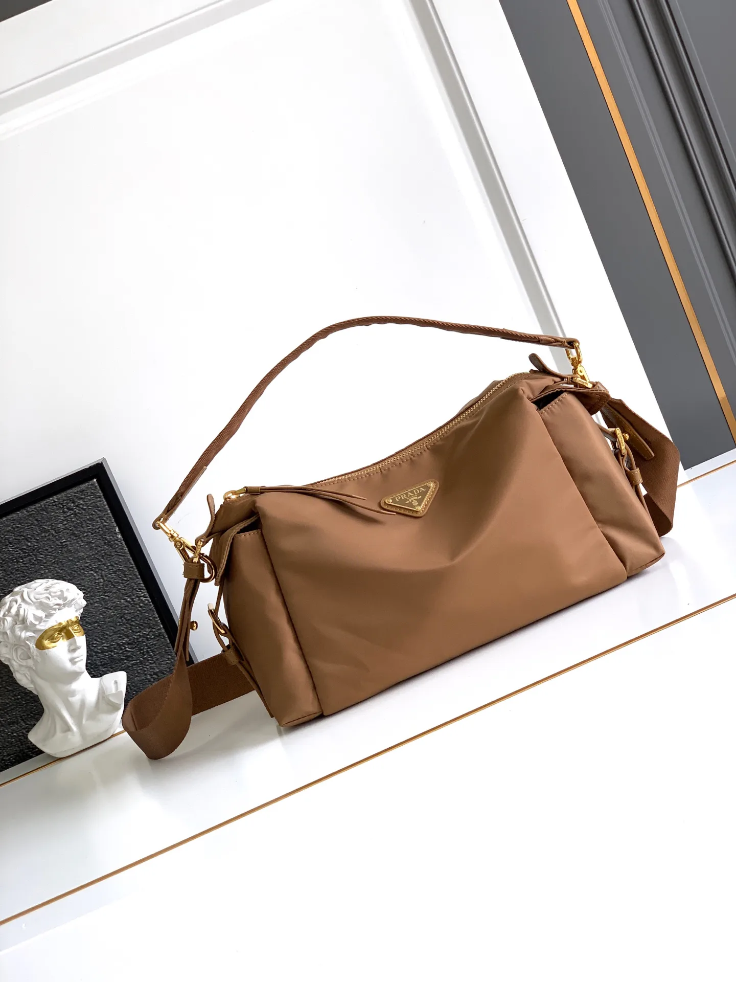 Классические Сумки Женские Prada 13368494