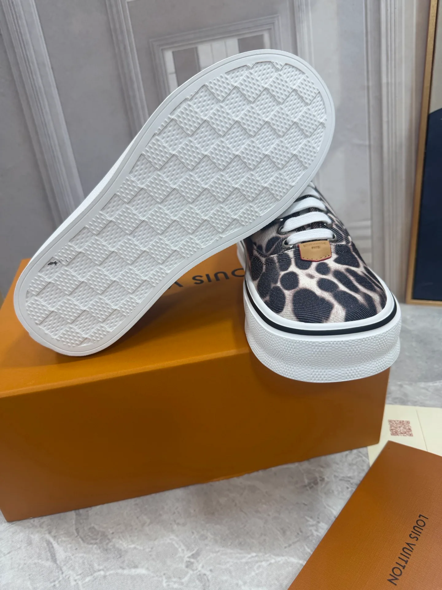 Кроссовки Мужские Louis Vuitton 18190078