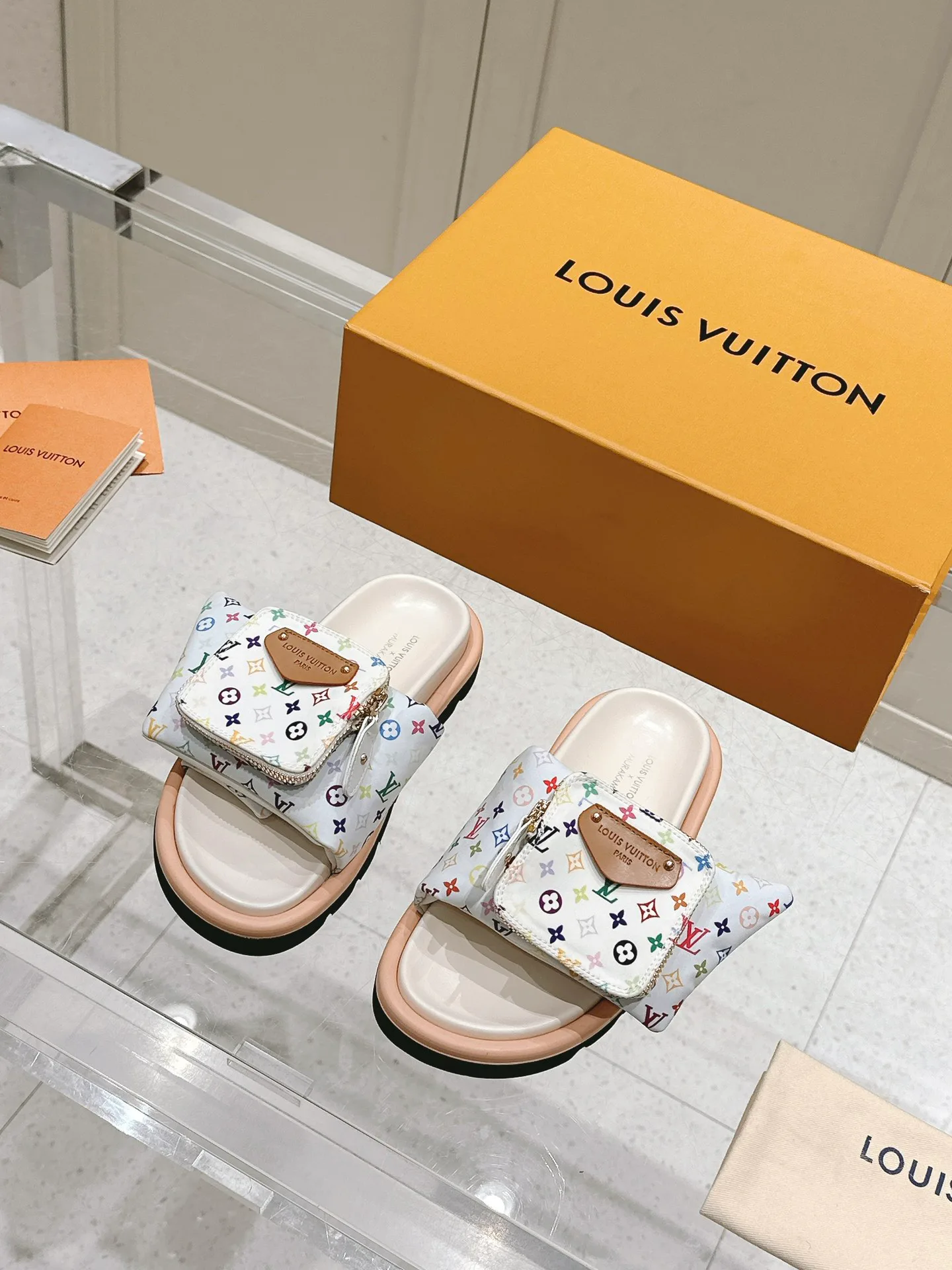 Шлепанцы Женские Louis Vuitton 13223