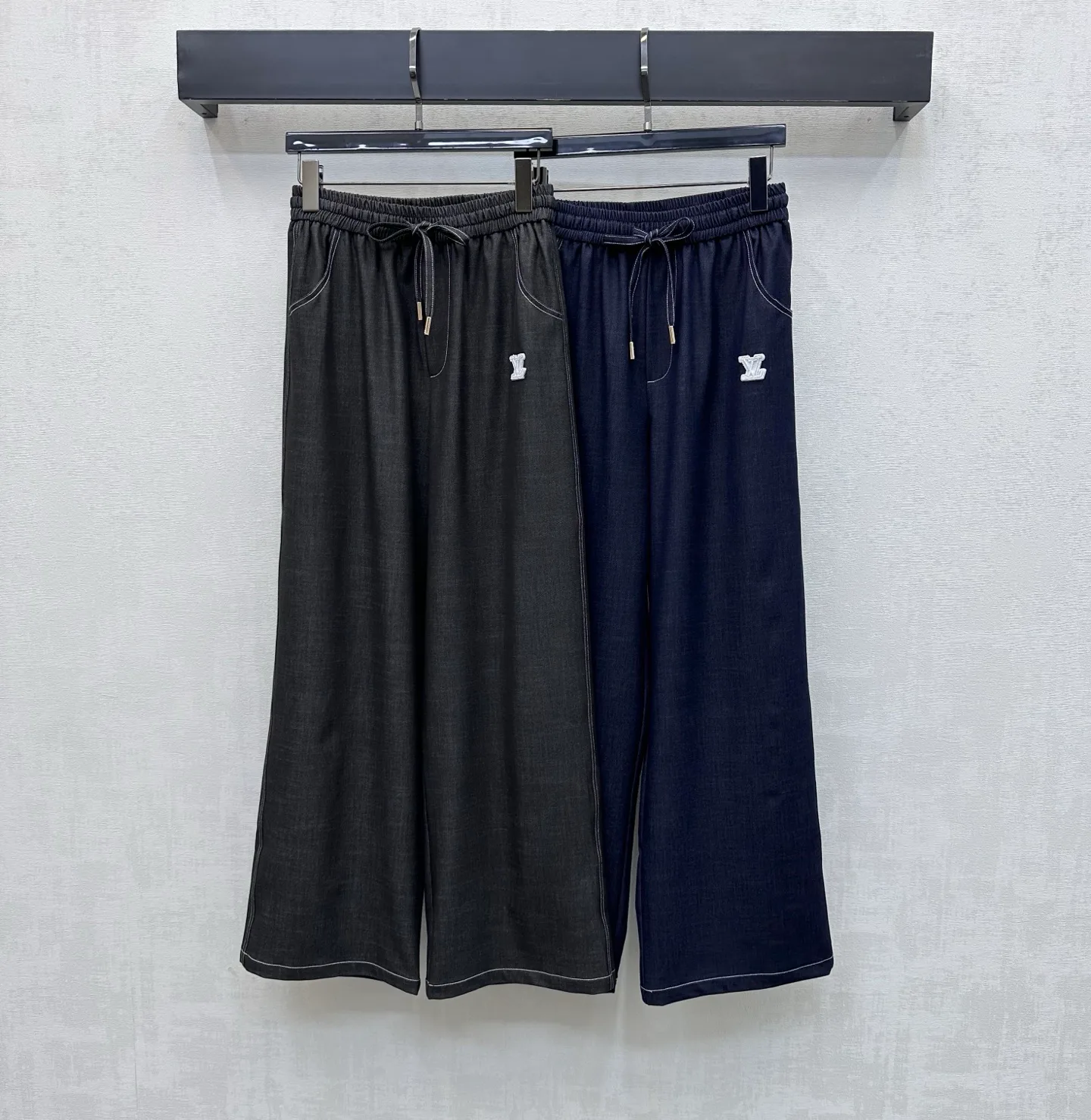 Брюки Женские Louis Vuitton 11673854