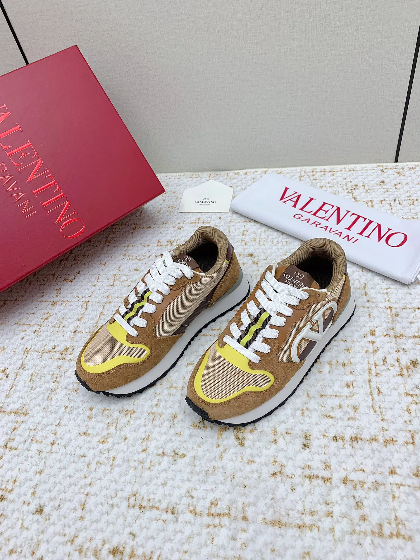 Кроссовки Женские Valentino 11070142