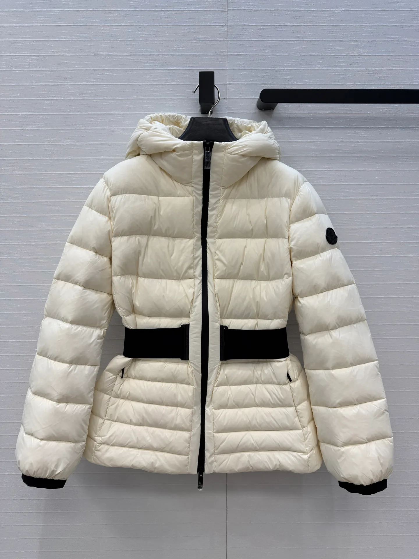 Куртки И Пуховики Женские Moncler 18279084