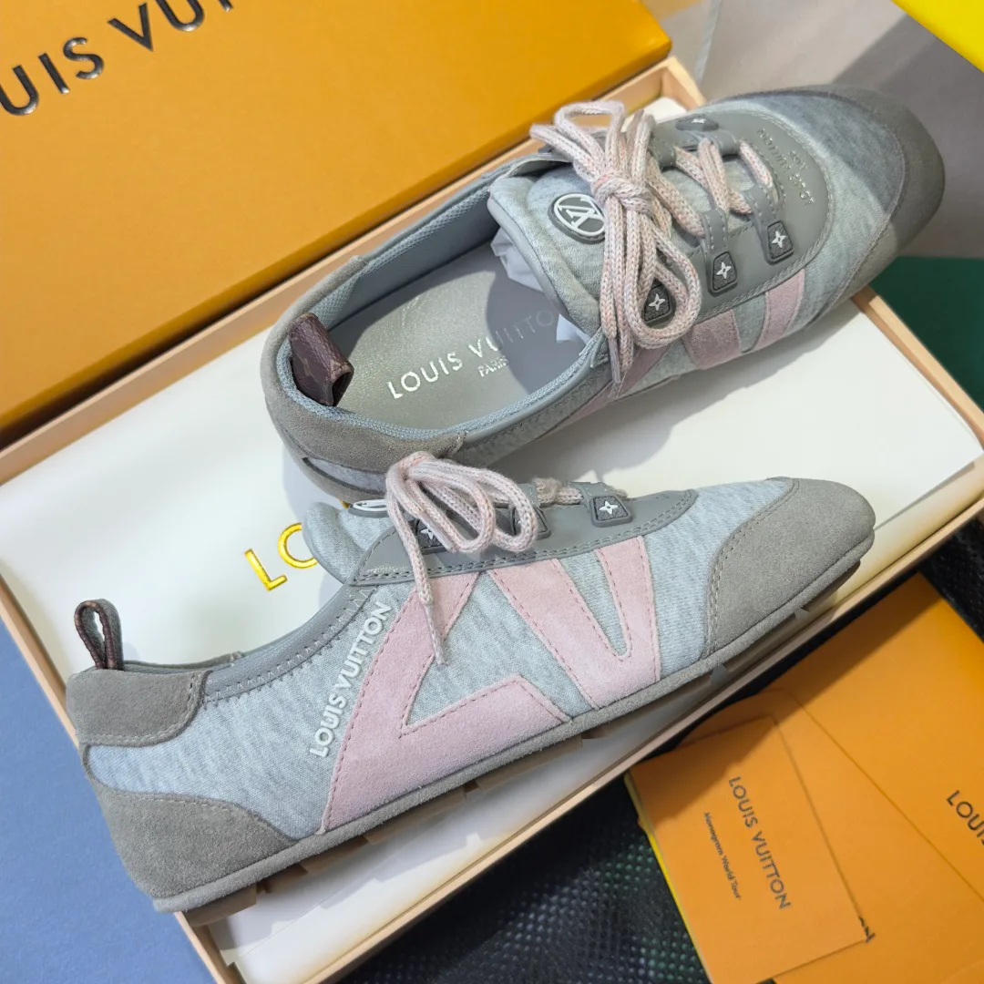 Кроссовки Женские Louis Vuitton 17780689