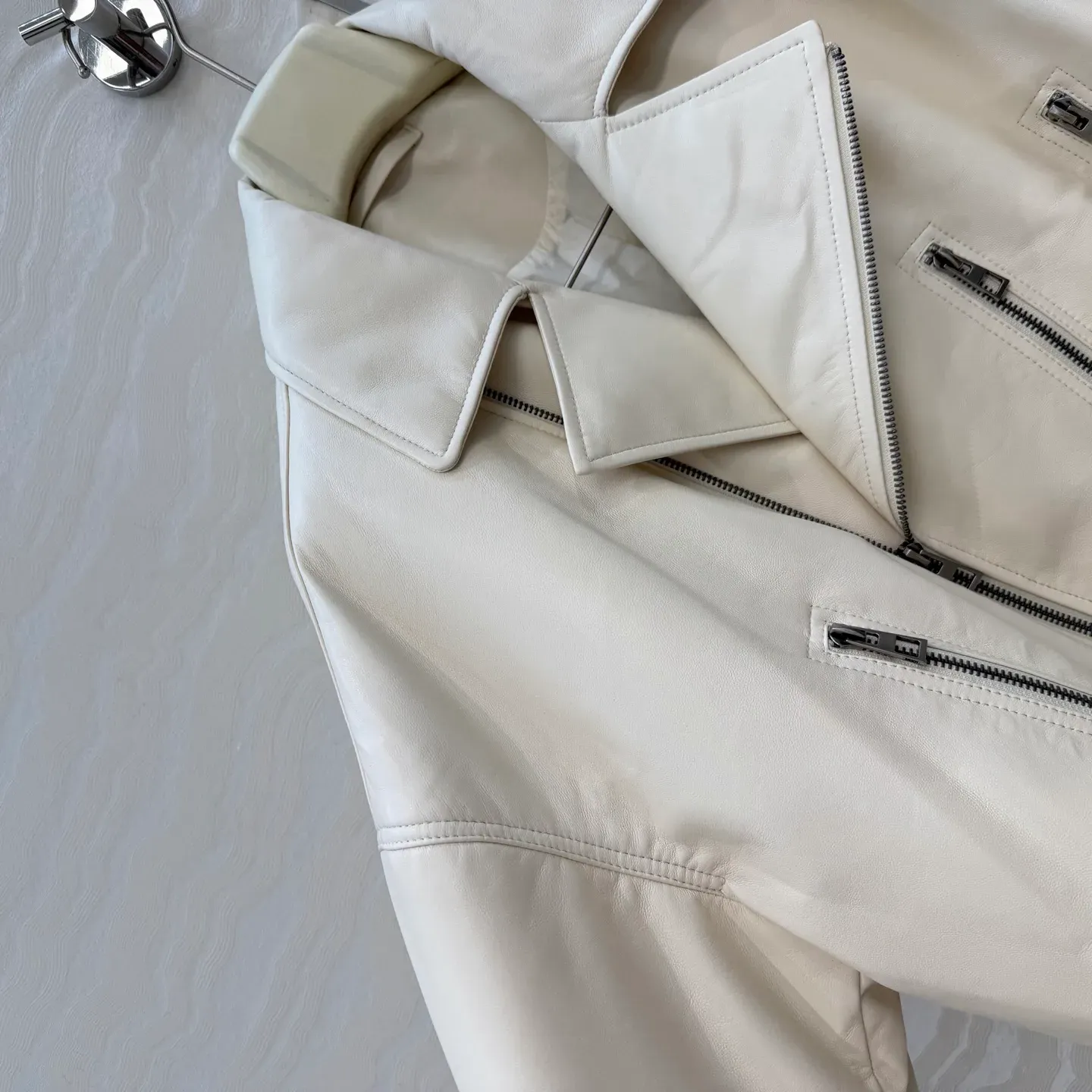 Кожаные Куртки И Дублёнки Женские Louis Vuitton 1257685