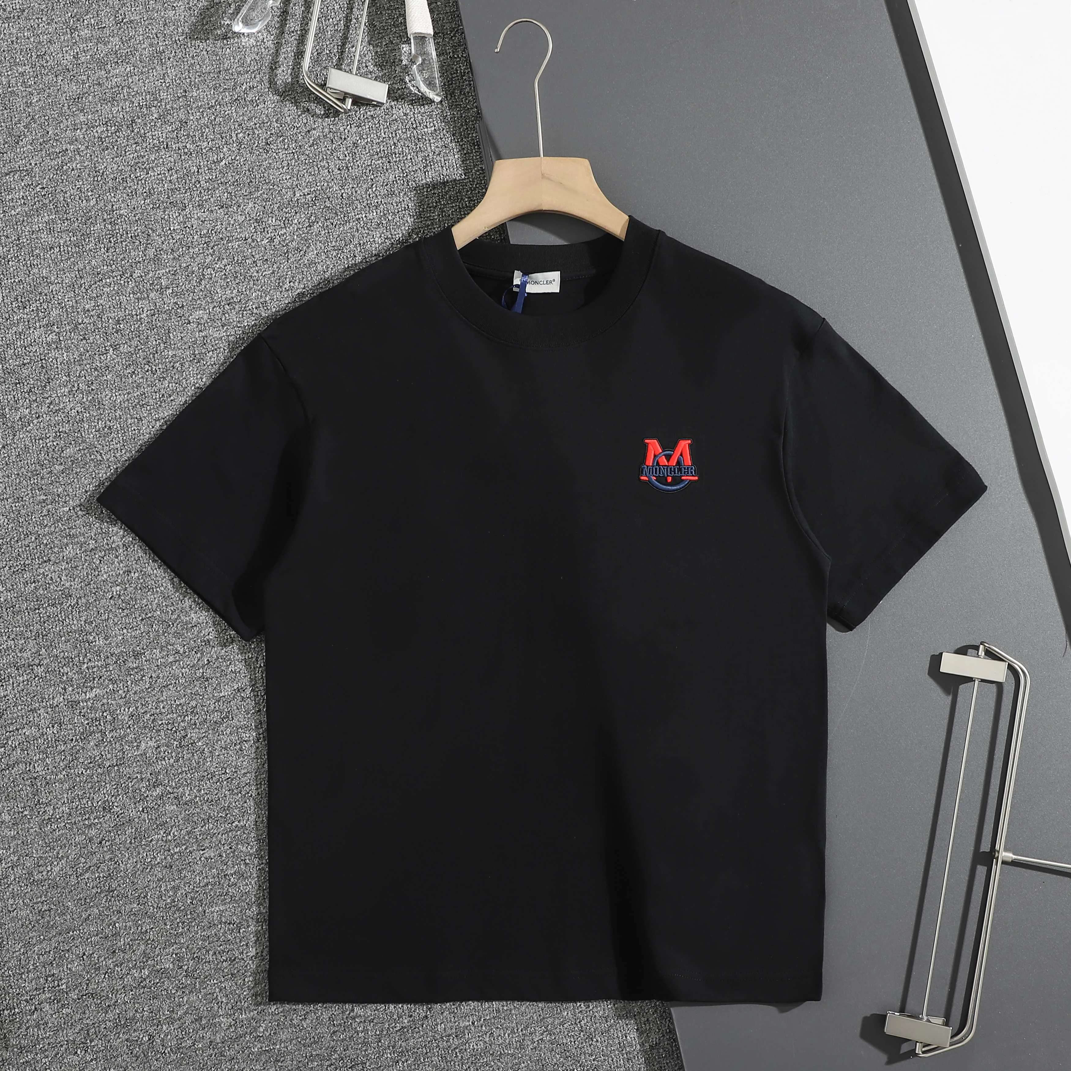 Футболки Женские Moncler 10542460