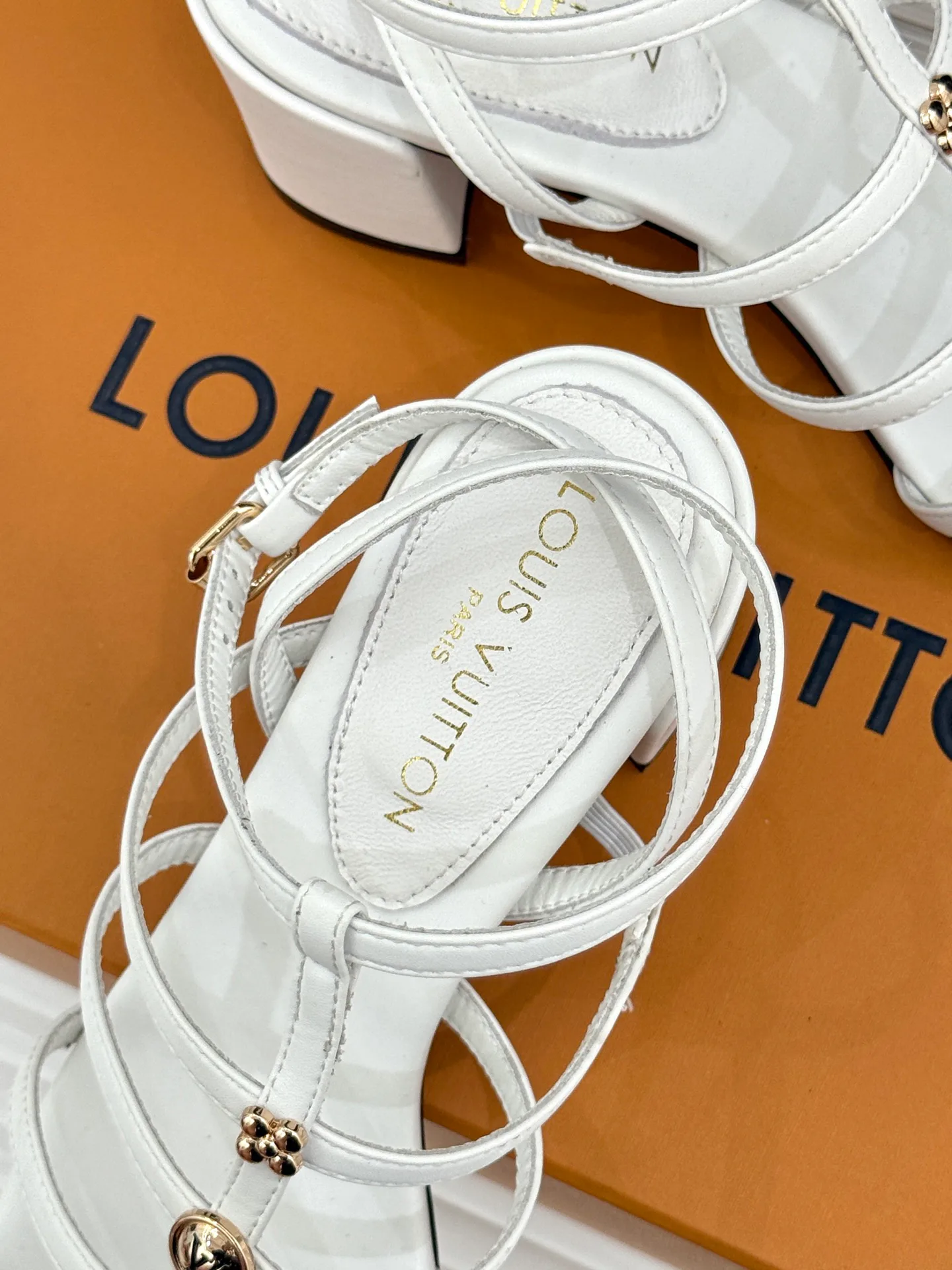 Босоножки Женские Louis Vuitton 17234887