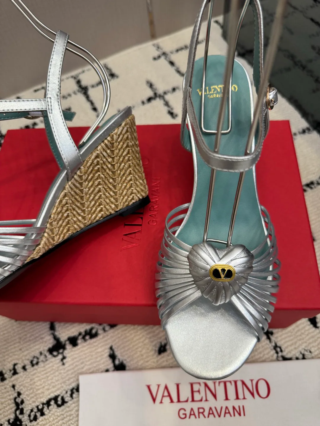 Босоножки Женские Valentino 18048999