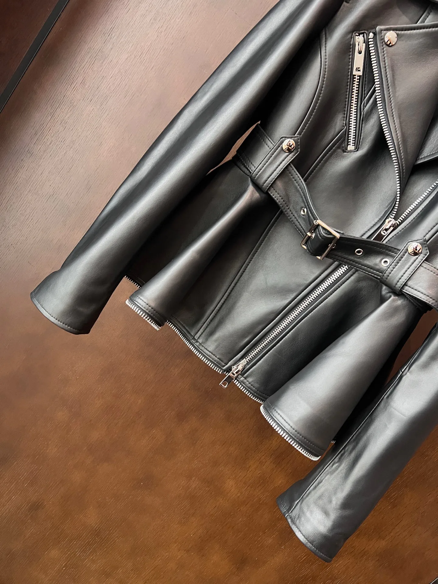 Кожаные Куртки И Дублёнки Женские Chanel 9101748