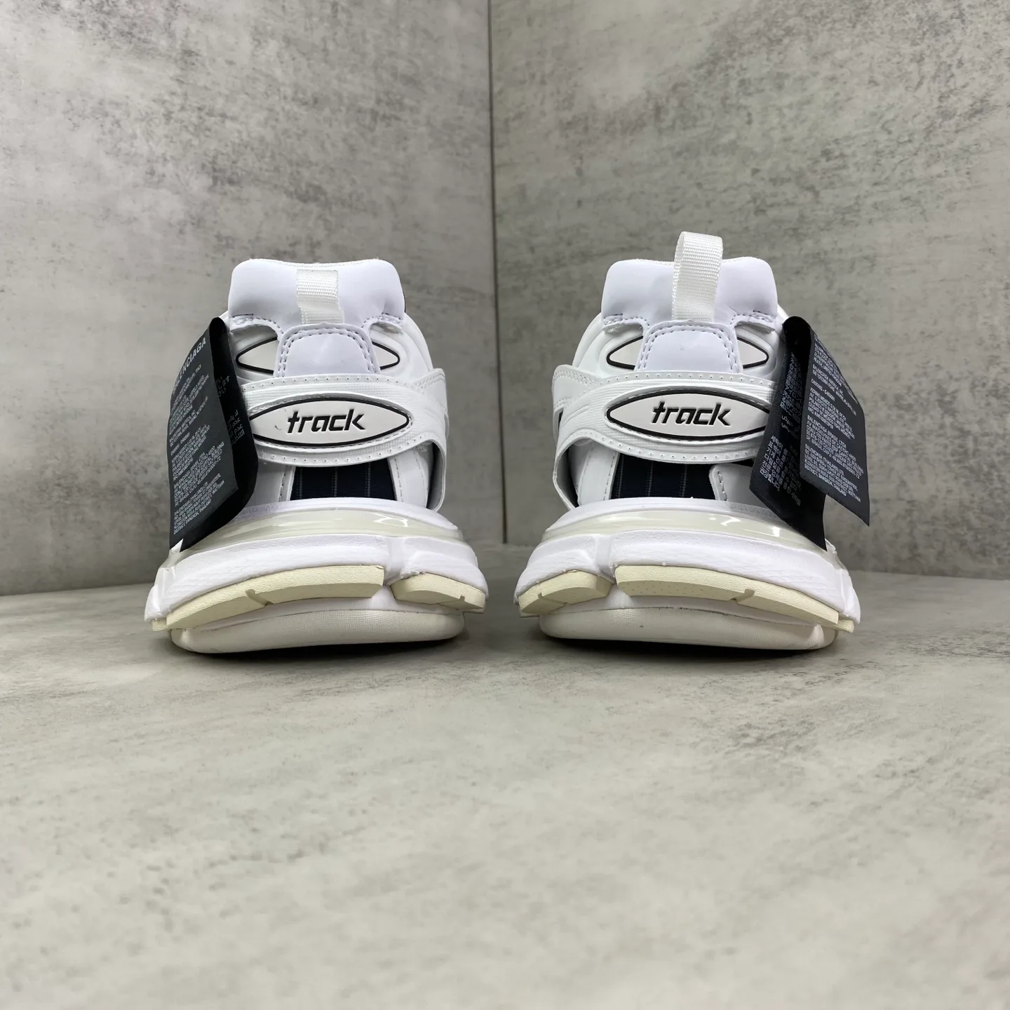 Кроссовки Женские Balenciaga 18743876