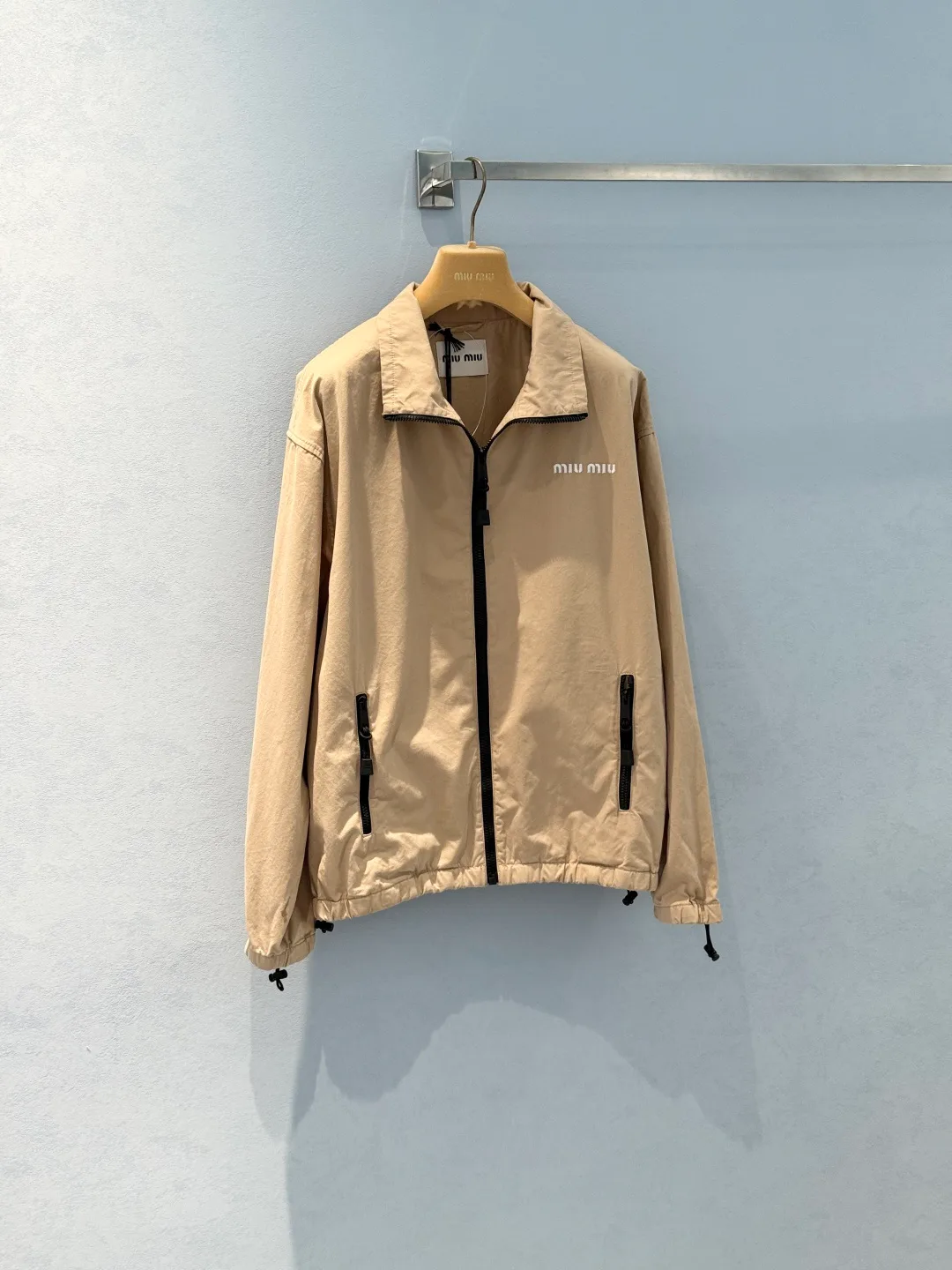 Куртки И Пуховики Женские Miu Miu 17628694