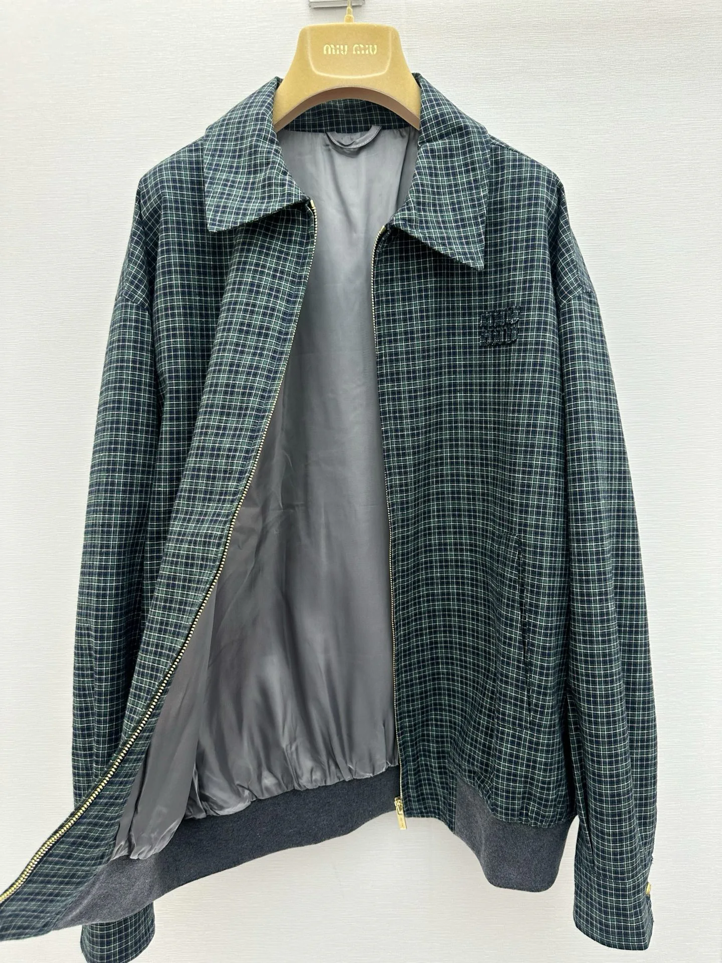 Куртки И Пуховики Женские Miu Miu 18418327