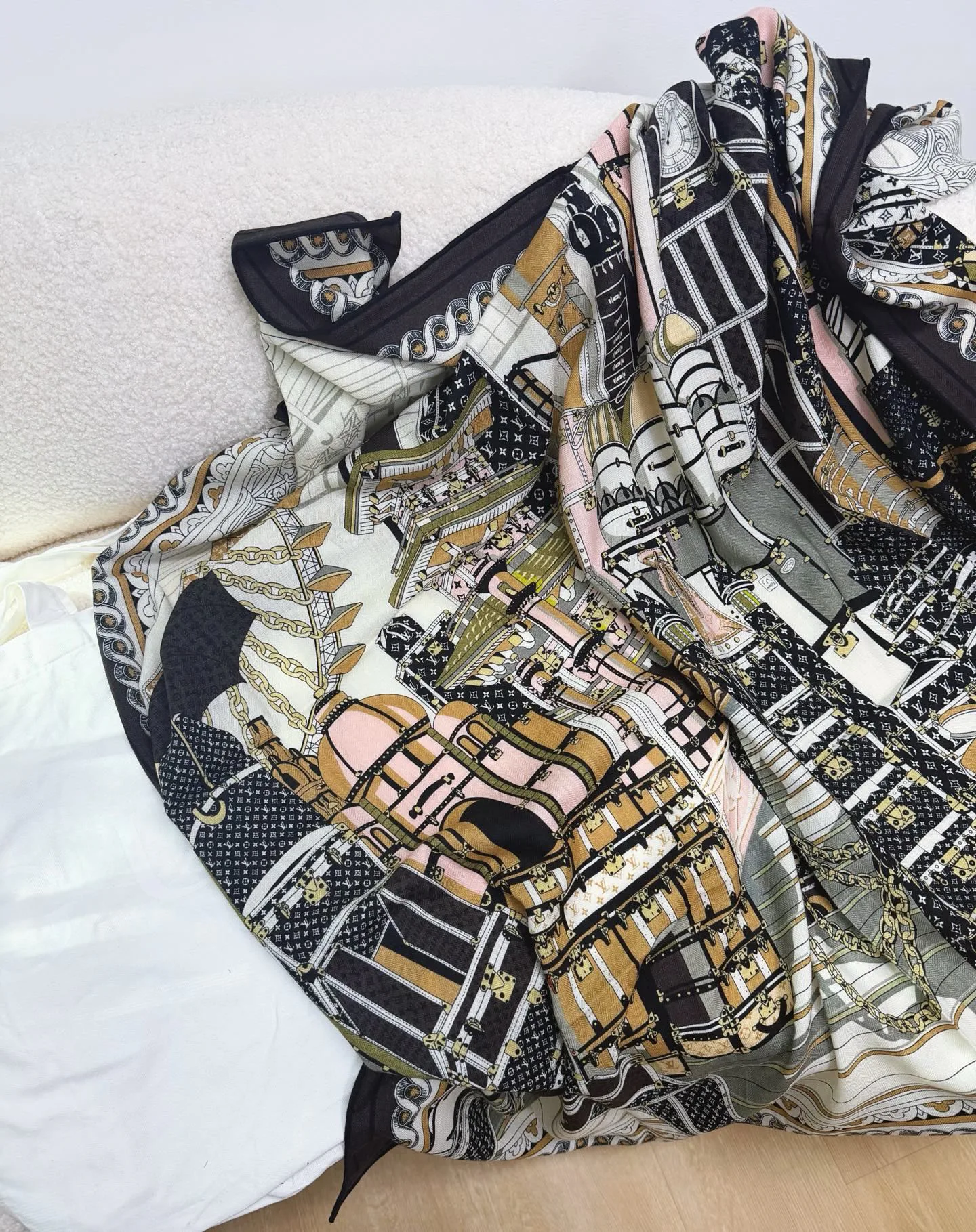 Платки Louis Vuitton 18003268