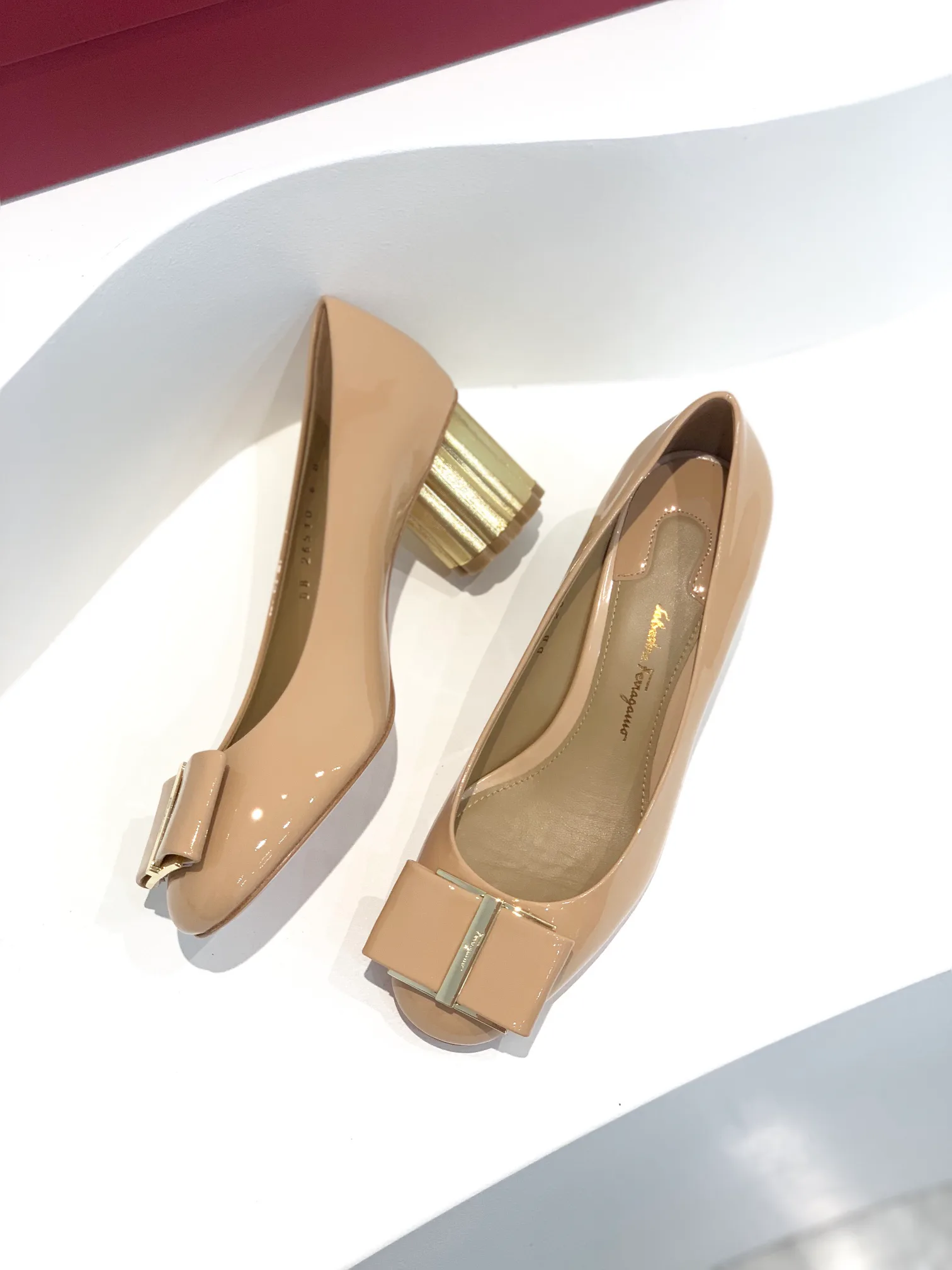 Туфли Женские Salvatore Ferragamo 11675507