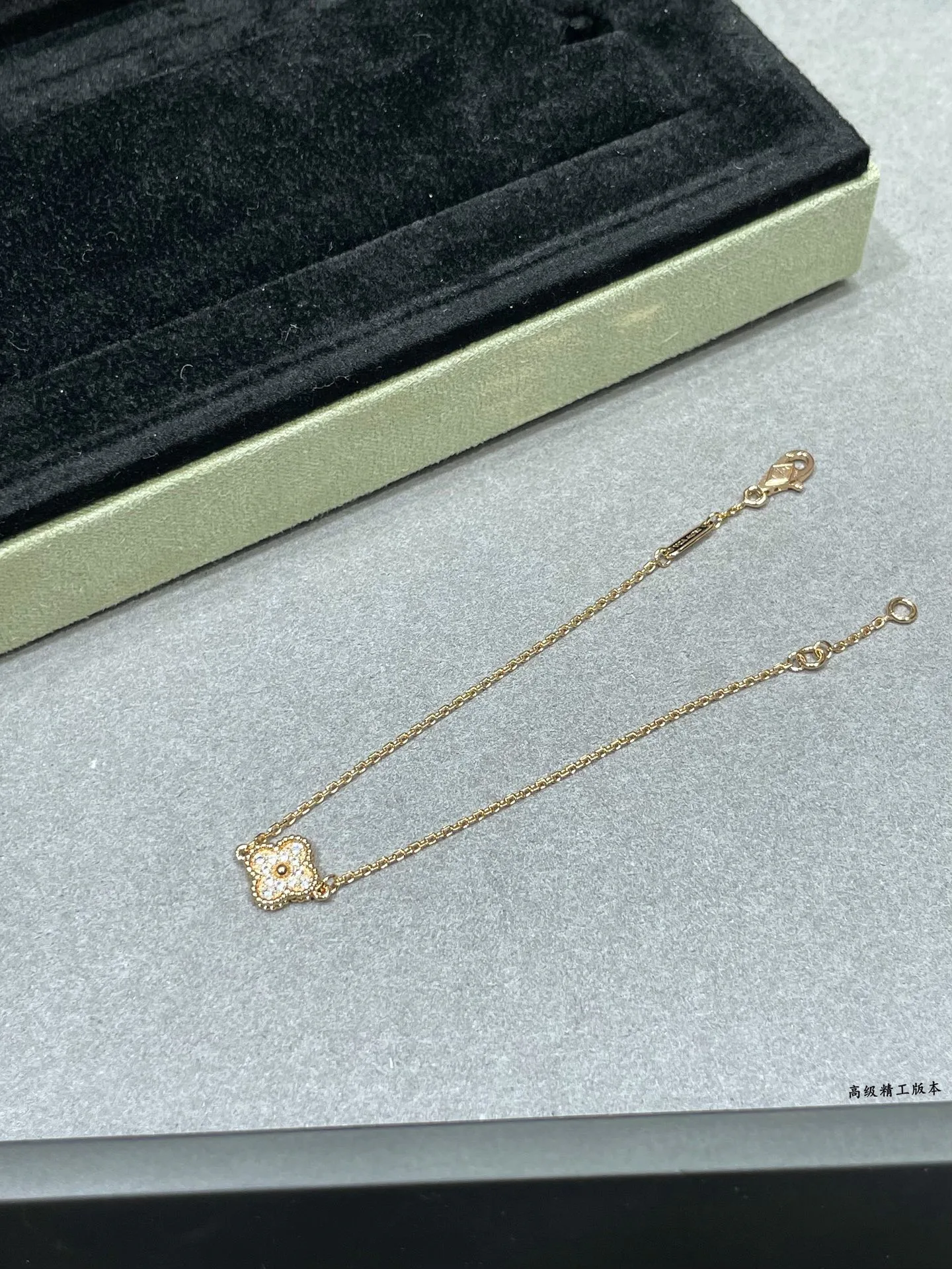 Бижутерия Van Cleef & Arpels 151641