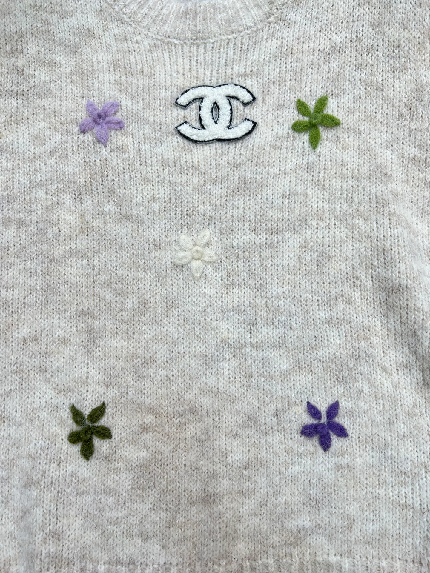 Жилеты Женские Chanel 17423664