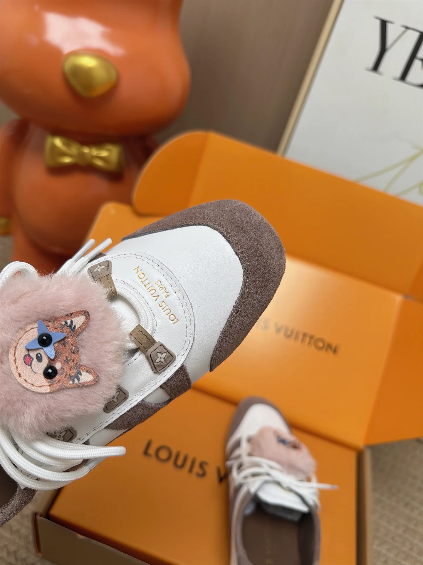 Кроссовки Женские Louis Vuitton 18063008