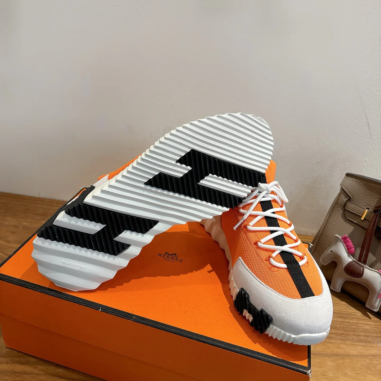 Кроссовки Женские Hermes 689360