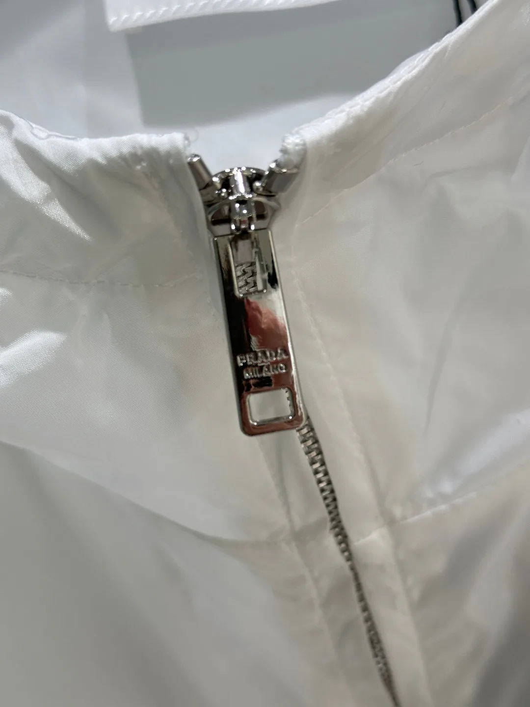Куртки Женские Prada Куртки Женские Prada