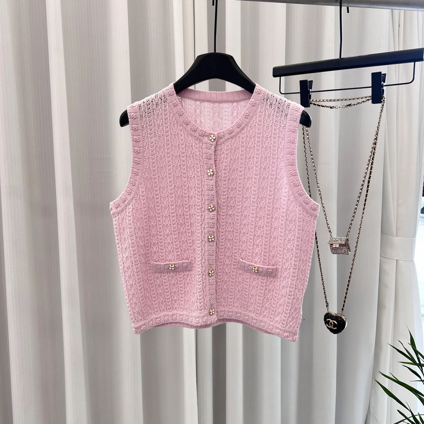 Жилеты Женские Chanel 11697170