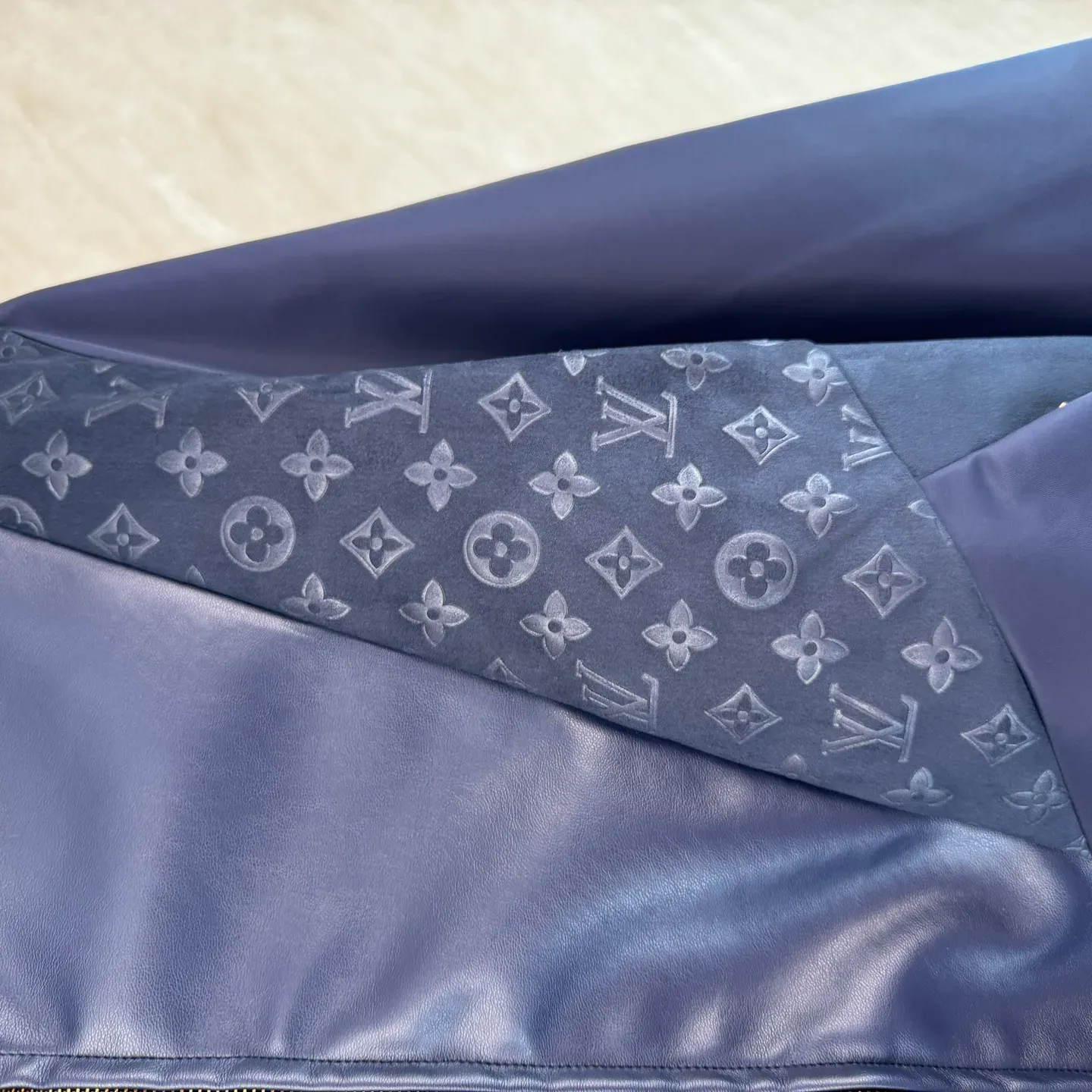 Куртки И Пуховики Женские Louis Vuitton 869277