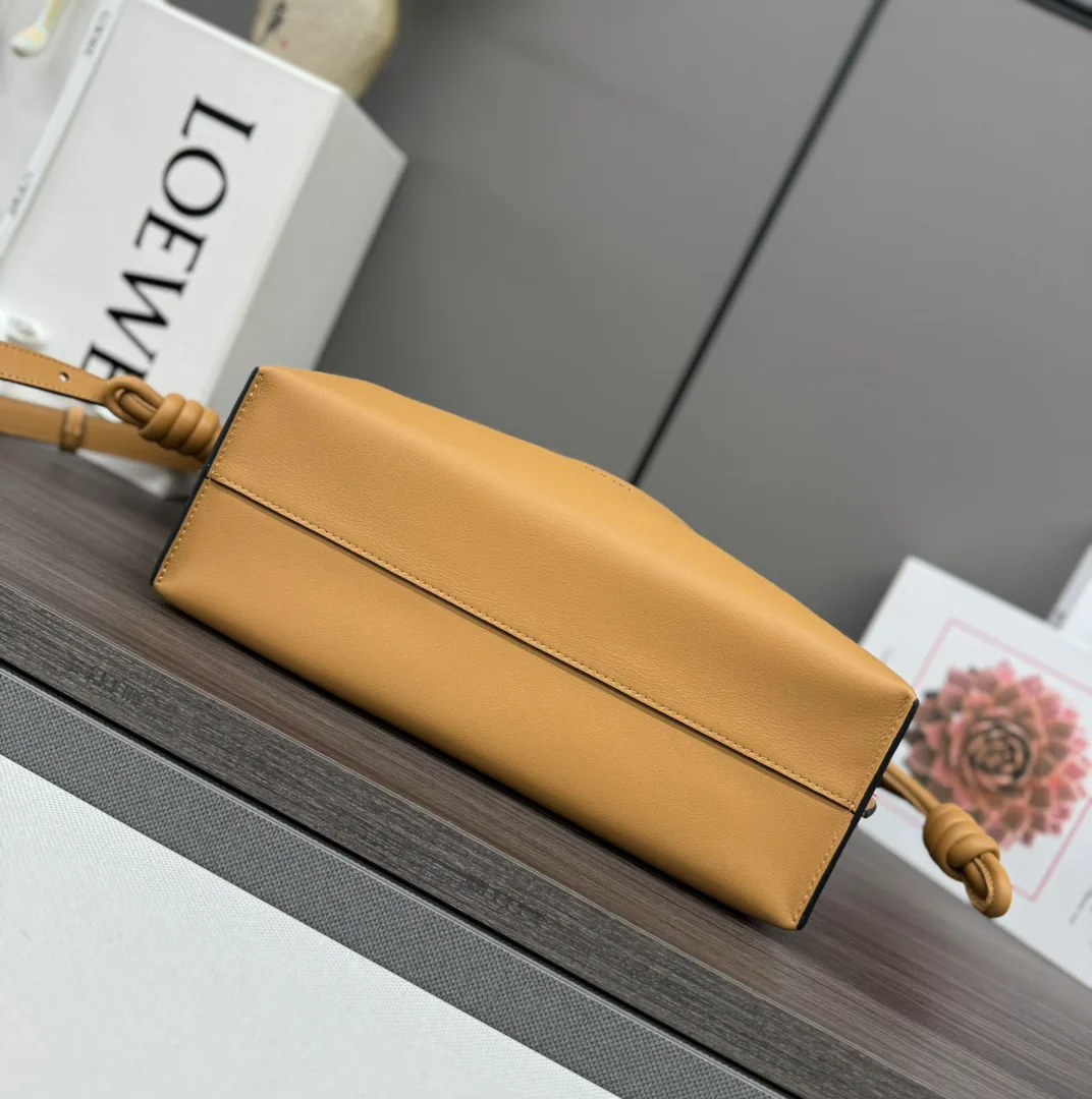 Клатчи Женские Loewe 11513650