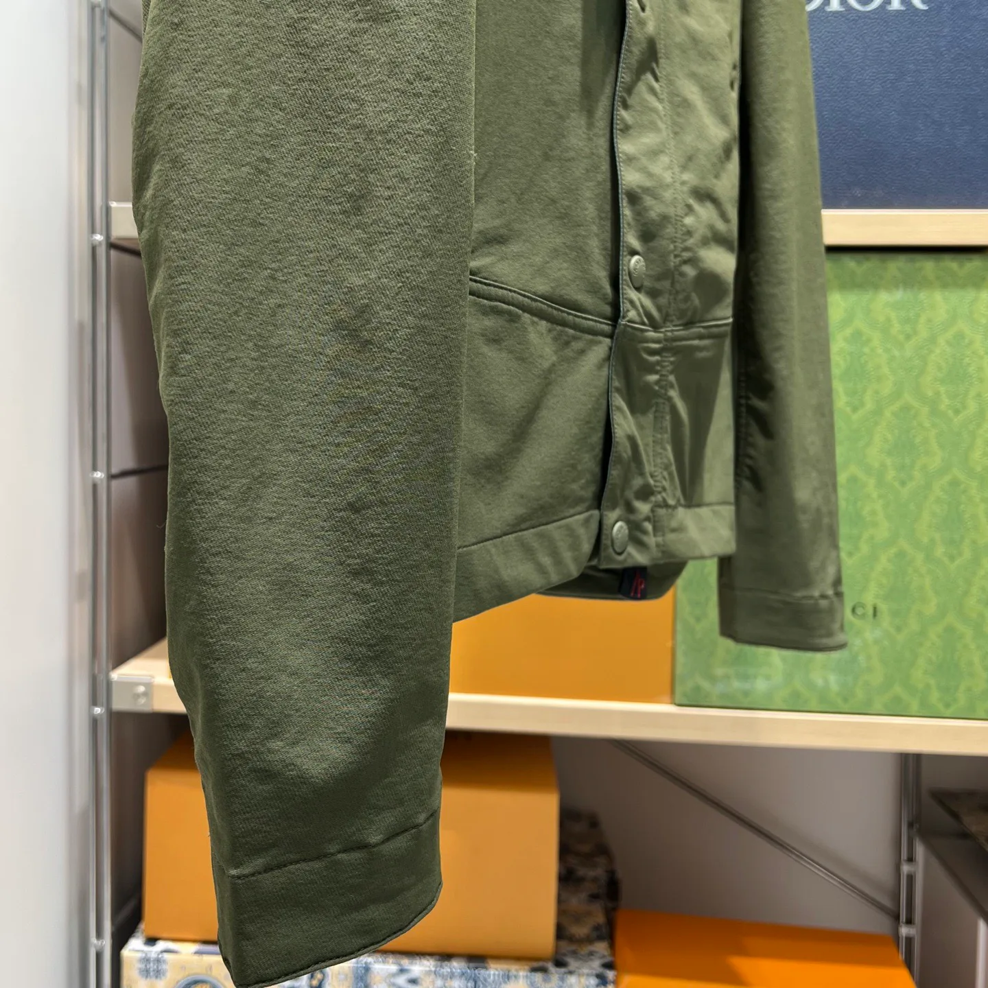 Куртки И Пуховики Мужские Moncler 11909049