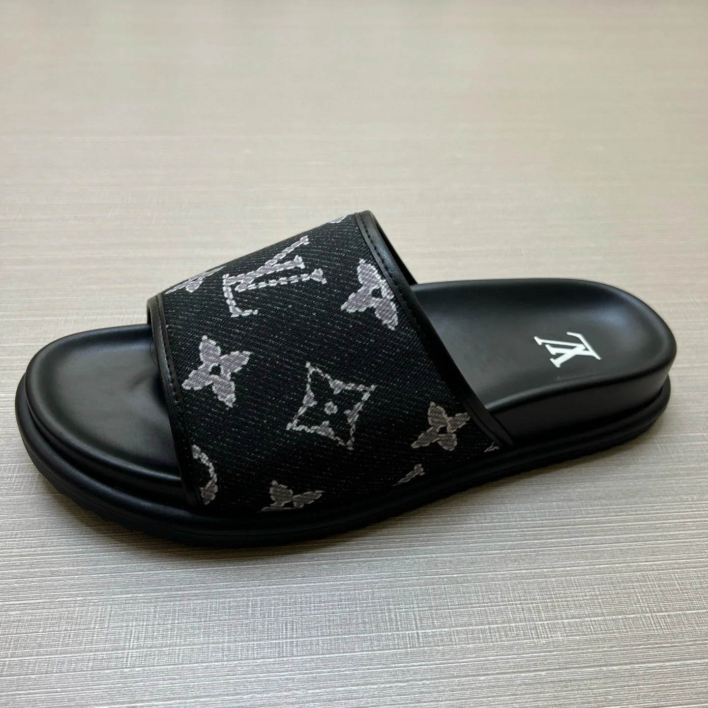 Шлепанцы Мужские Louis Vuitton 1789285
