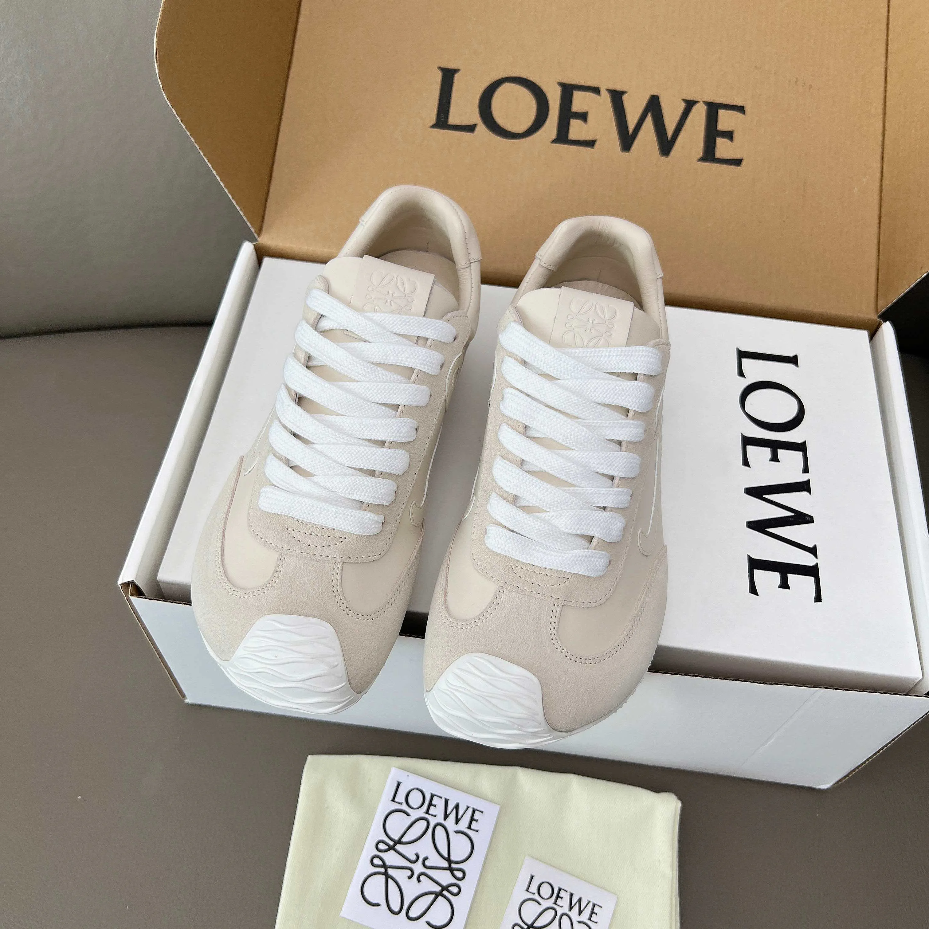 Кроссовки Женские Loewe 18011180