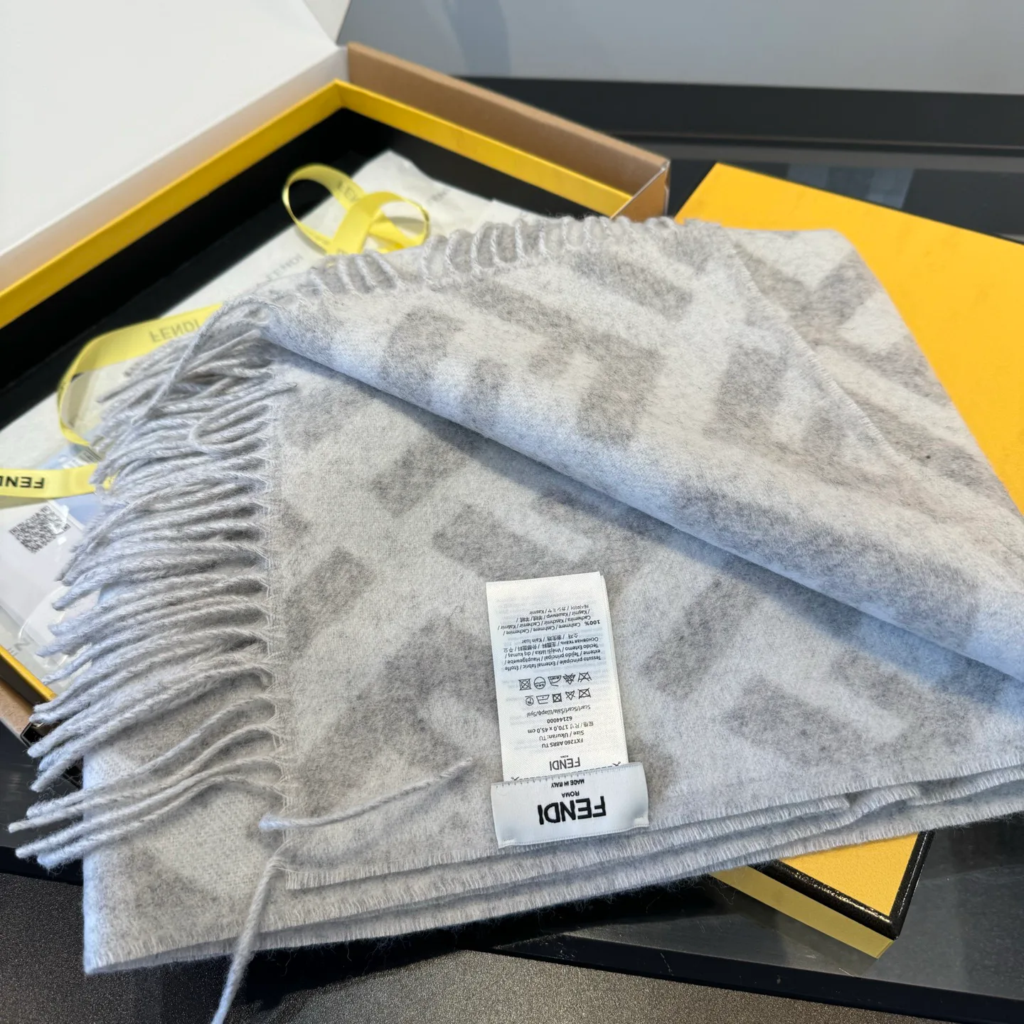 Шарфы Fendi 412338