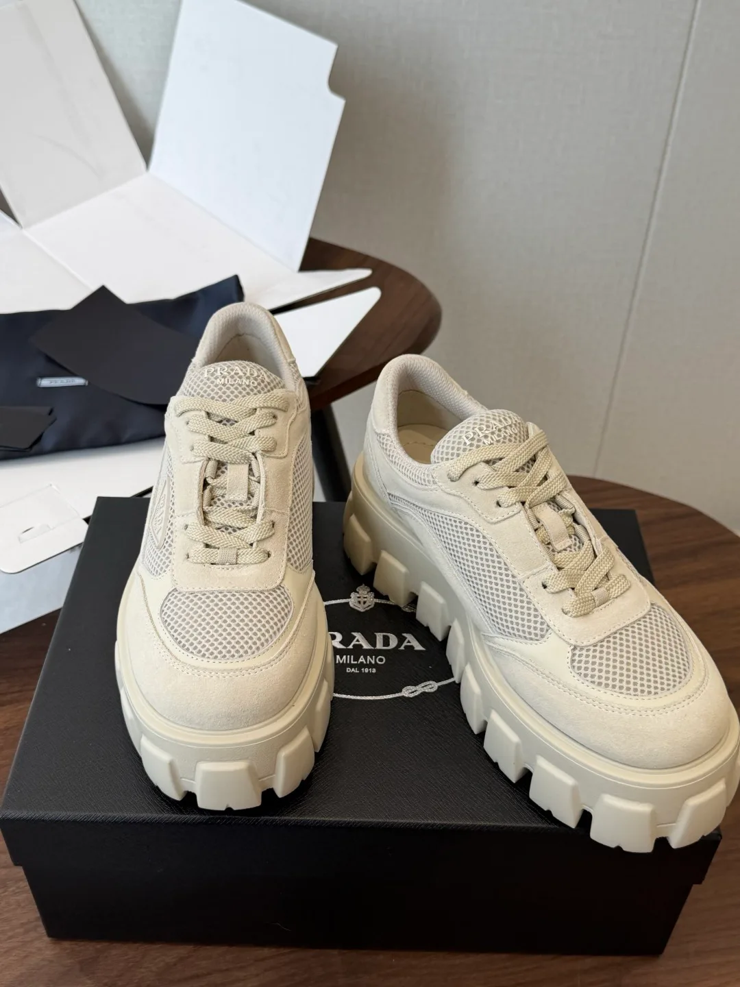 Кроссовки Женские Prada 19039092