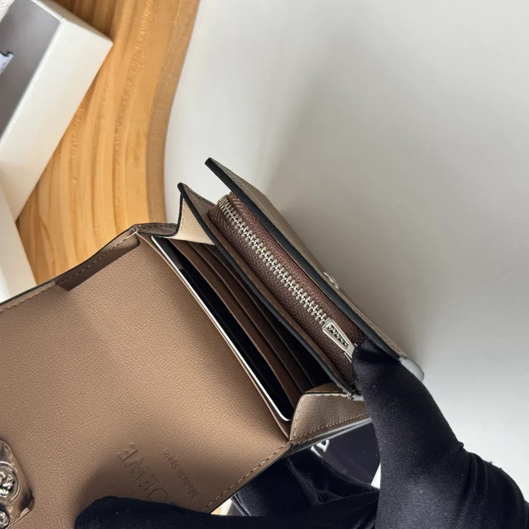 Клатчи Женские Loewe 617222
