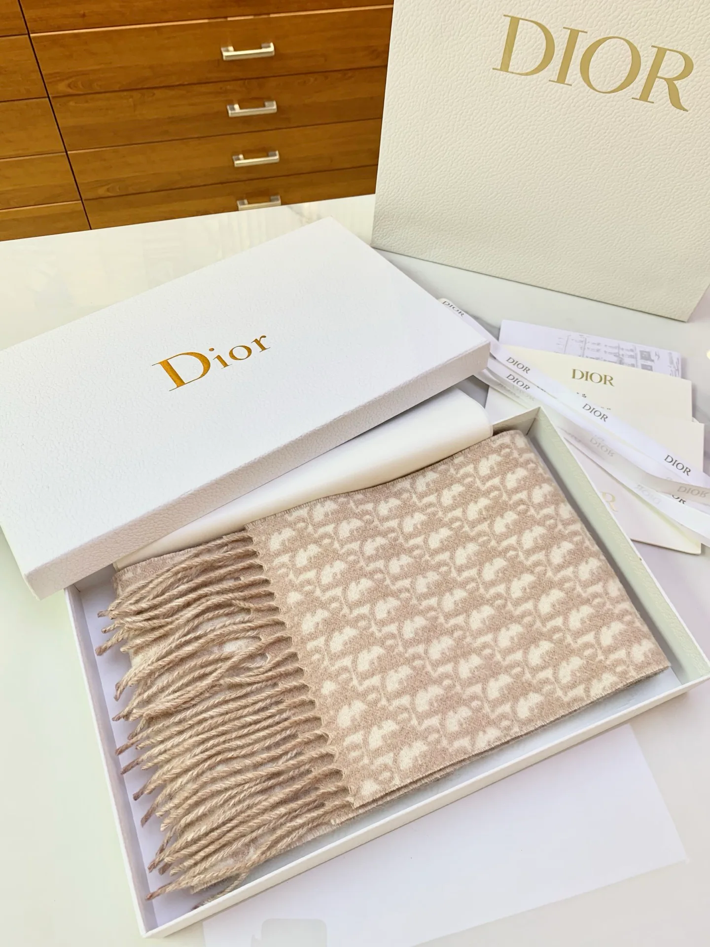 Шарфы Christian Dior 18637794