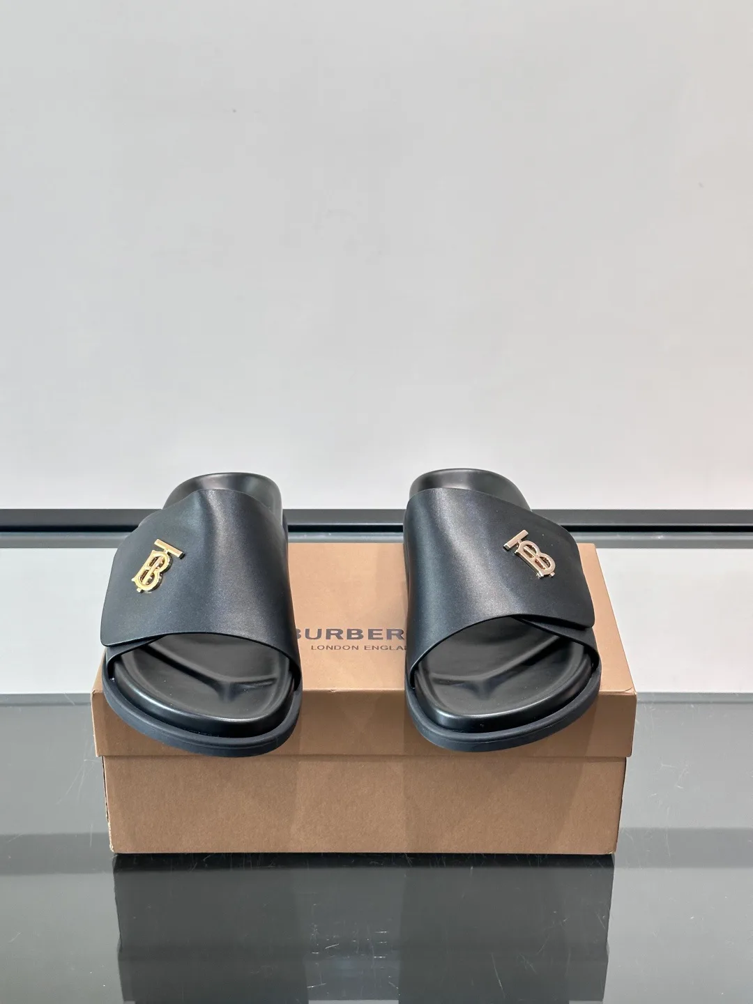 Сандалии Мужские Burberry 13546909