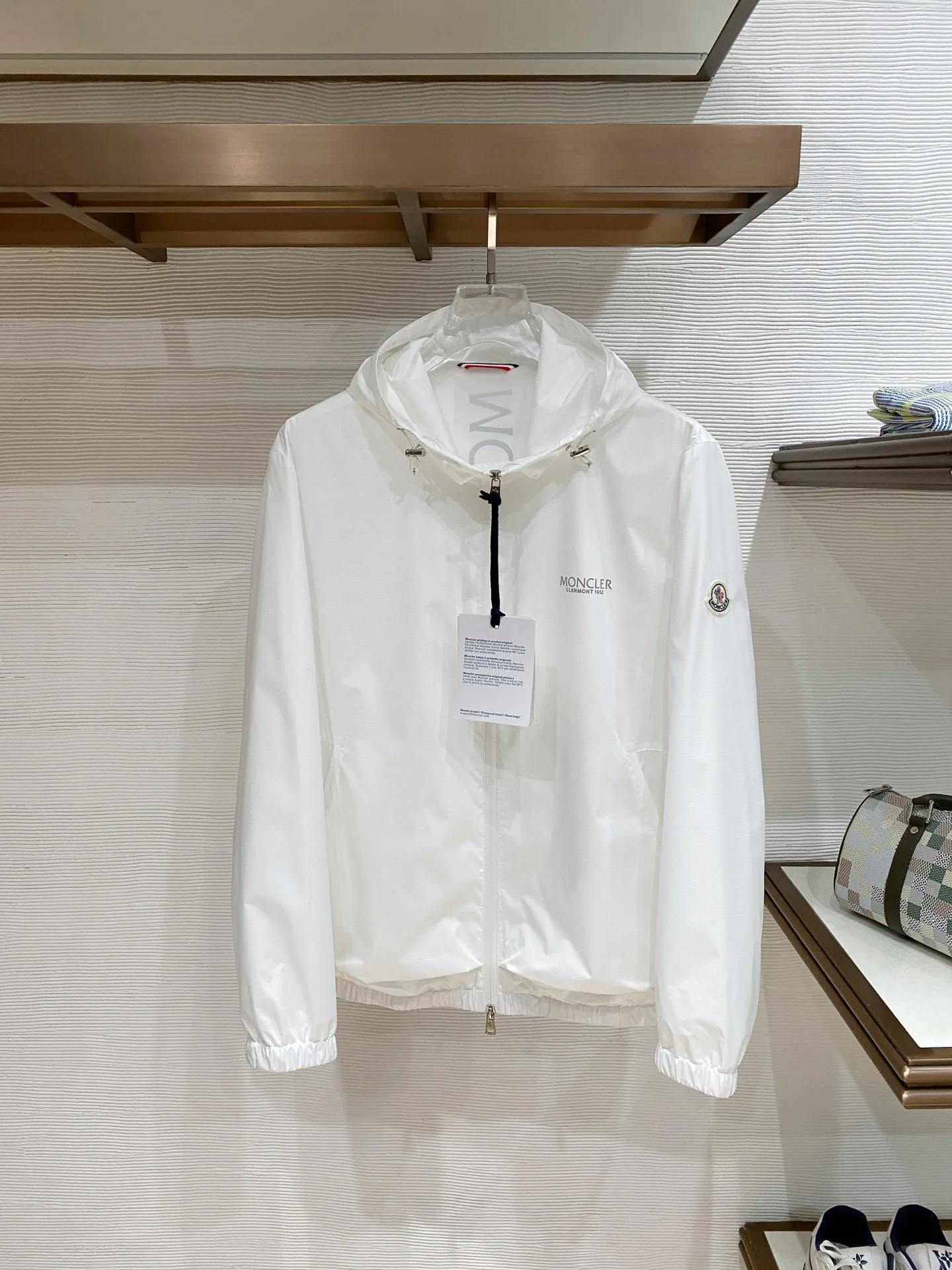 Куртки И Пуховики Мужские Moncler 5059686