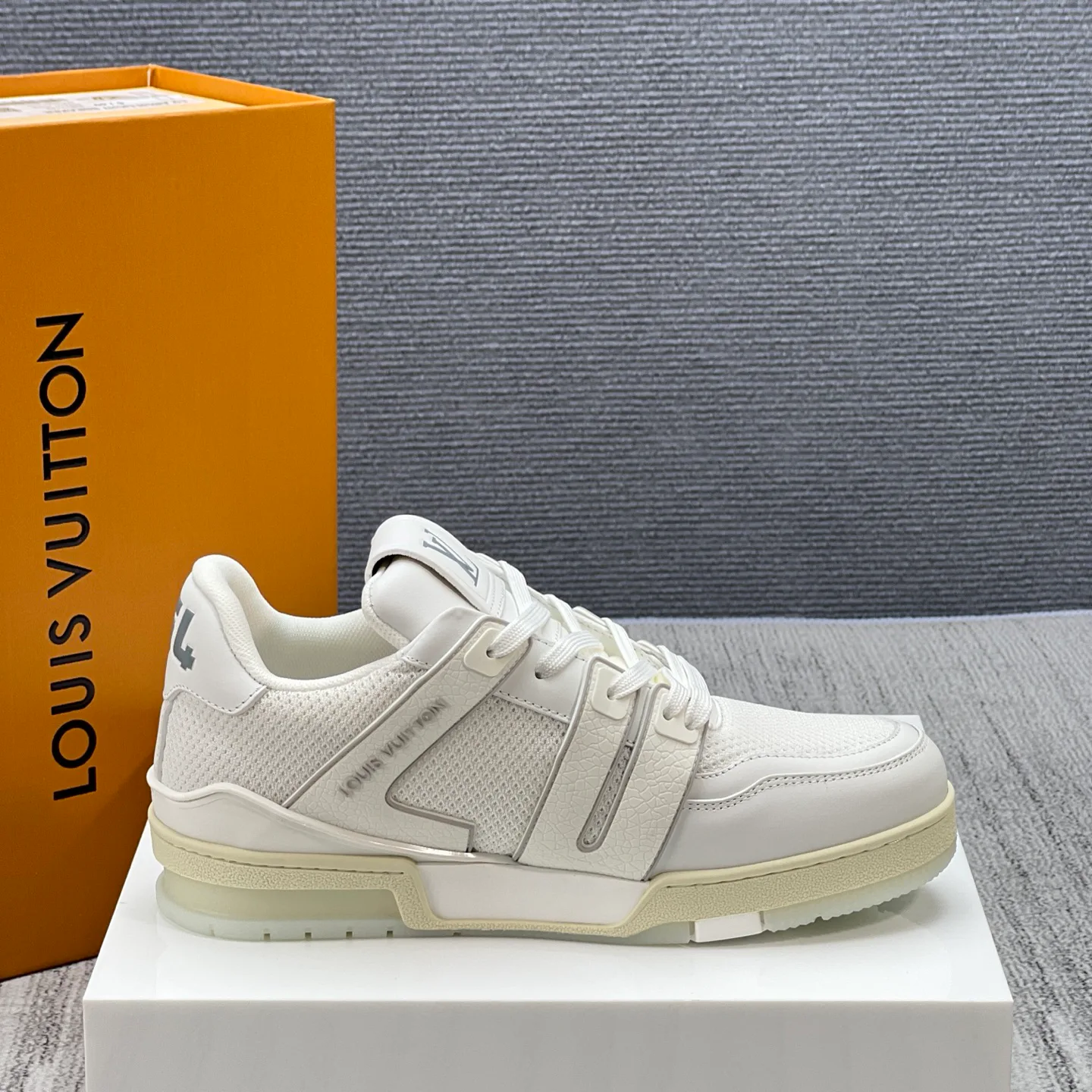 Кроссовки Мужские Louis Vuitton 1124288