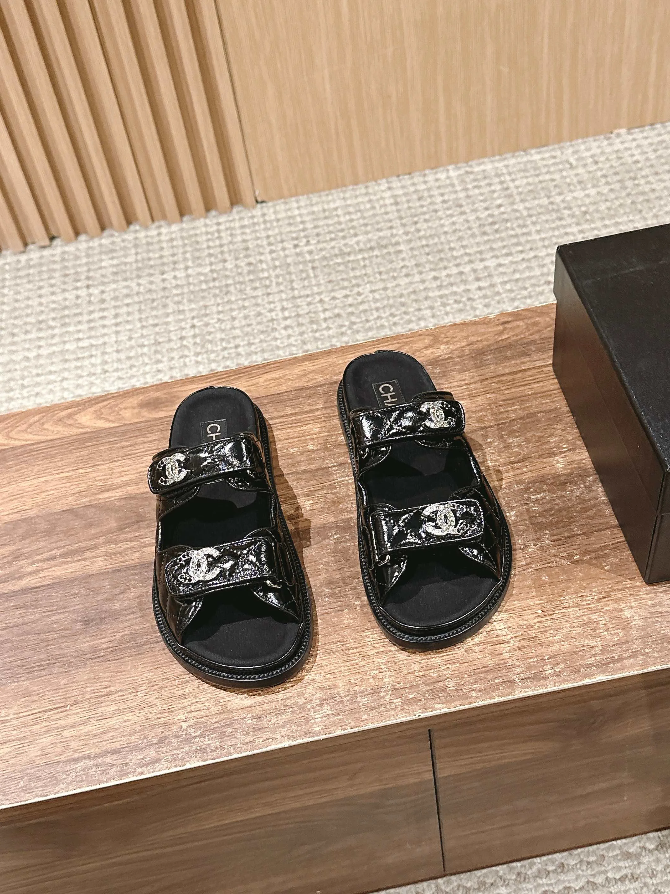 Шлепанцы Женские Chanel 33728