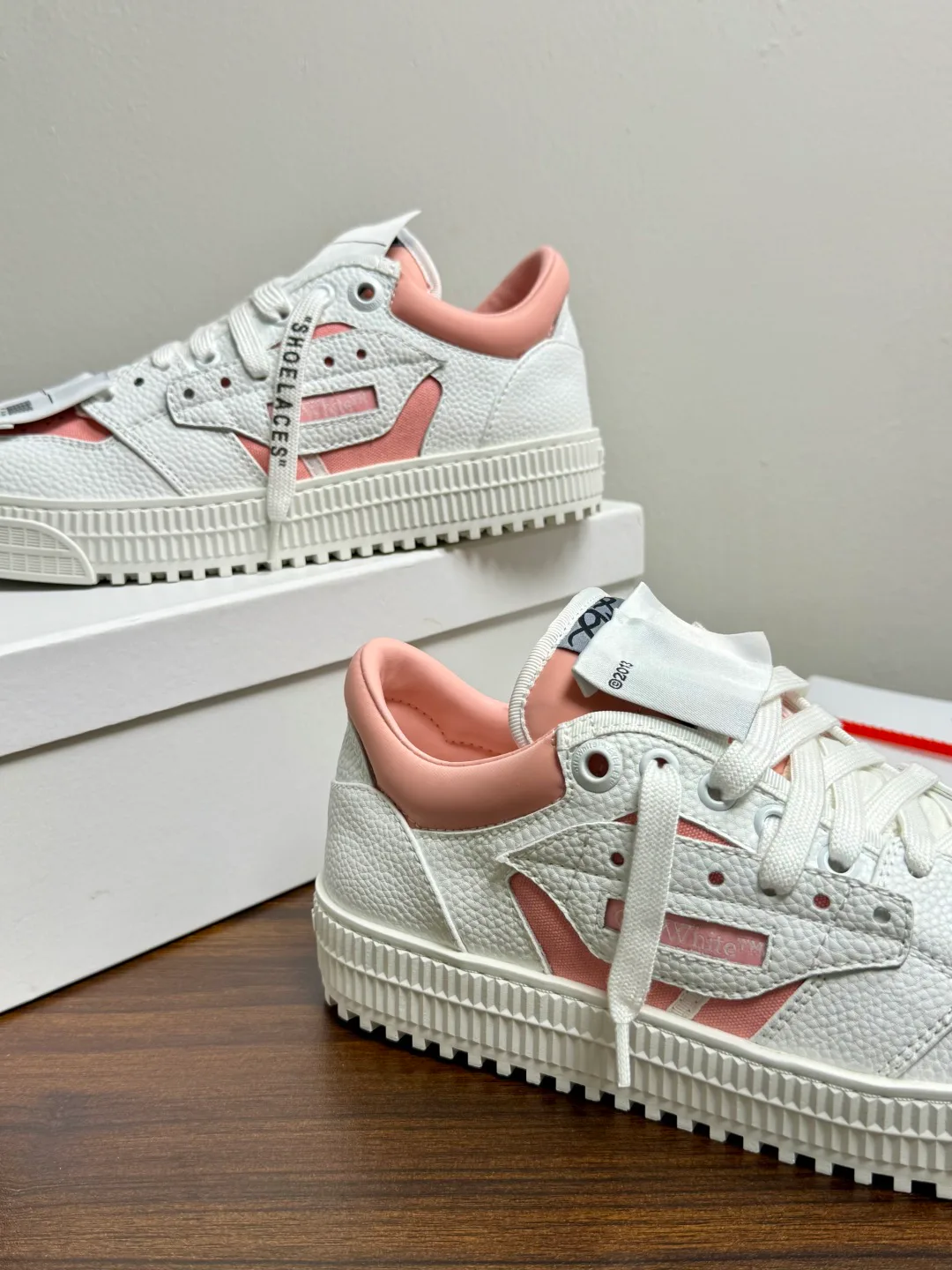Кроссовки Женские Off-White 18961469