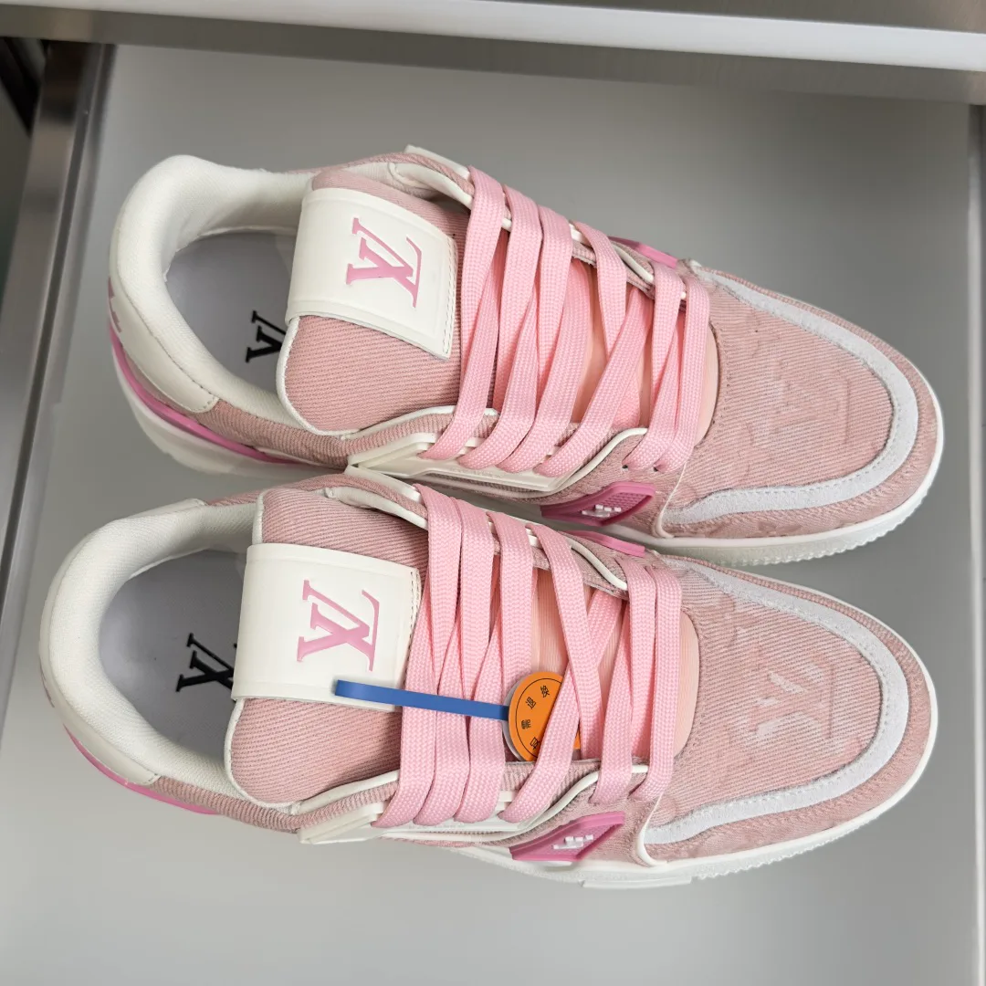 Кроссовки Женские Louis Vuitton 17483688
