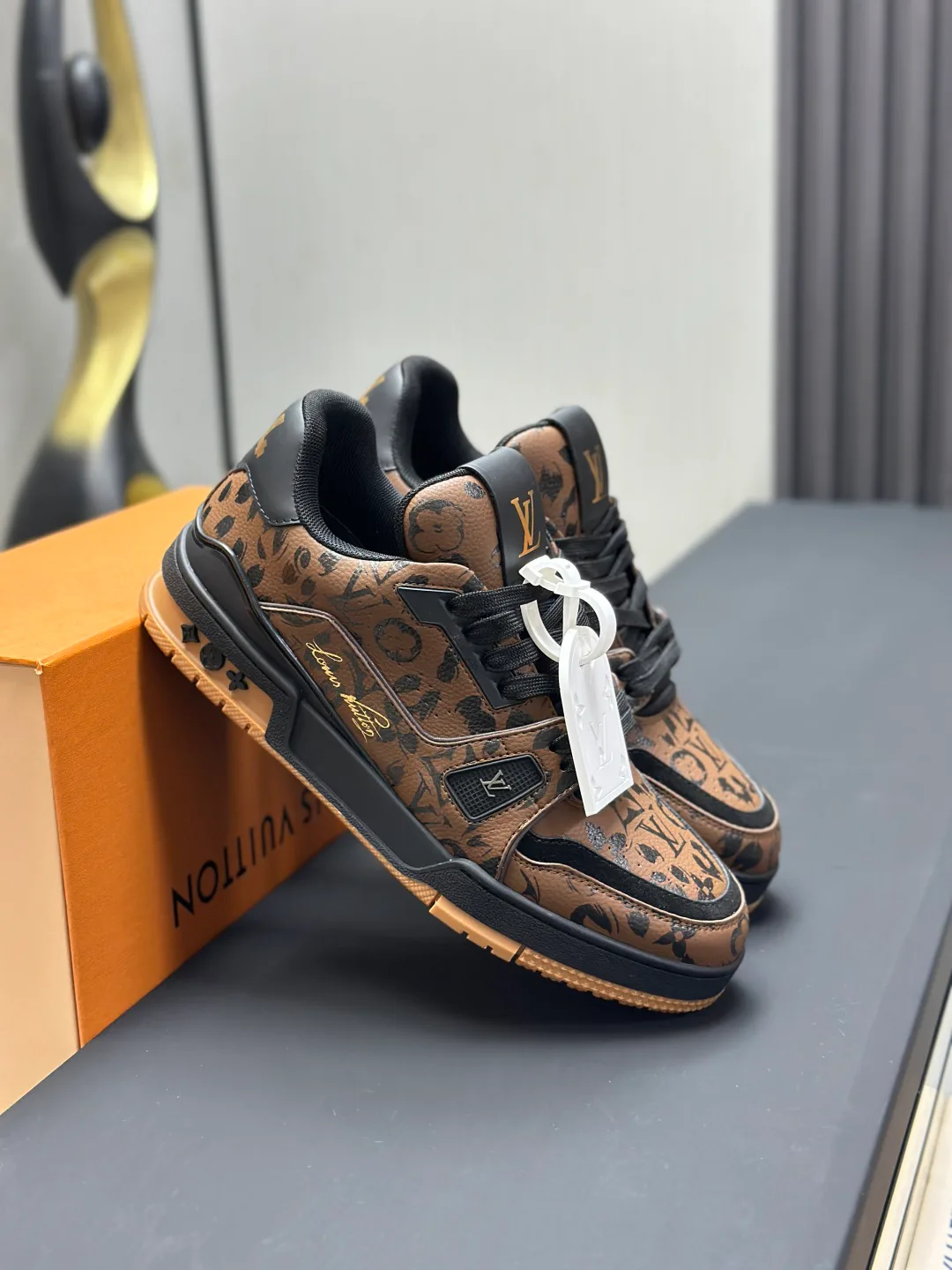 Кроссовки Женские Louis Vuitton 18769272